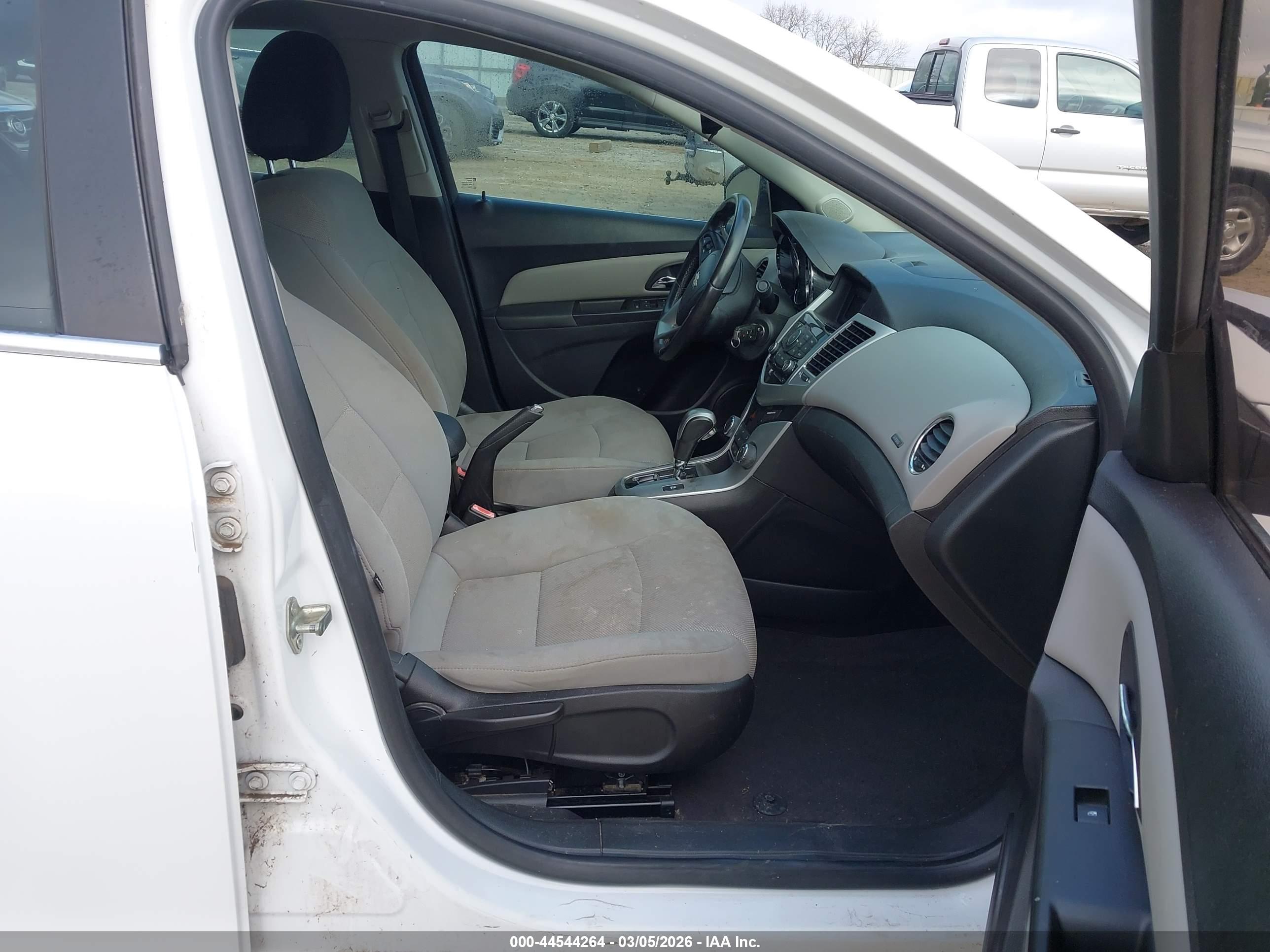 CHEVROLET CRUZE image 5
