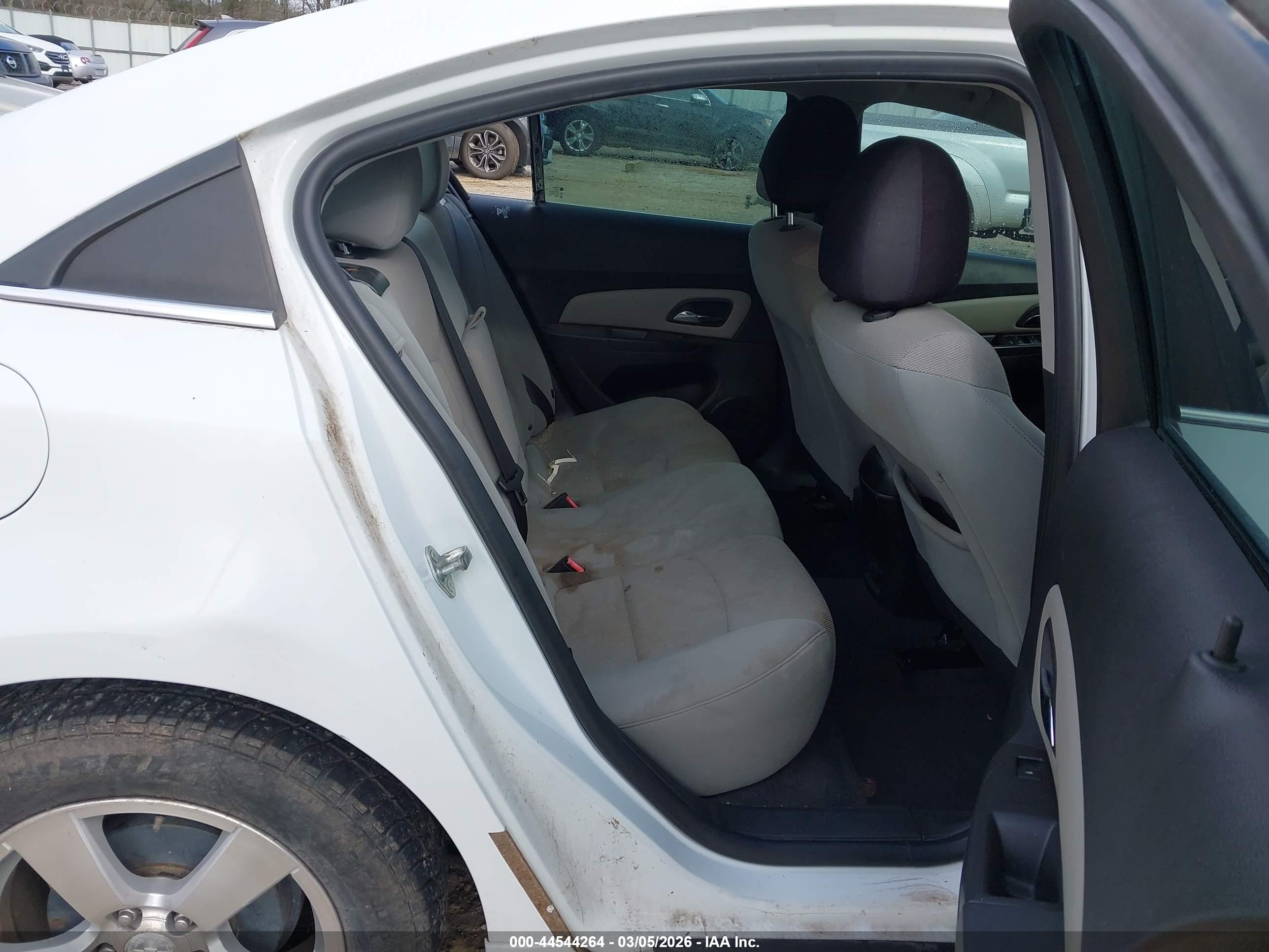 CHEVROLET CRUZE image 8