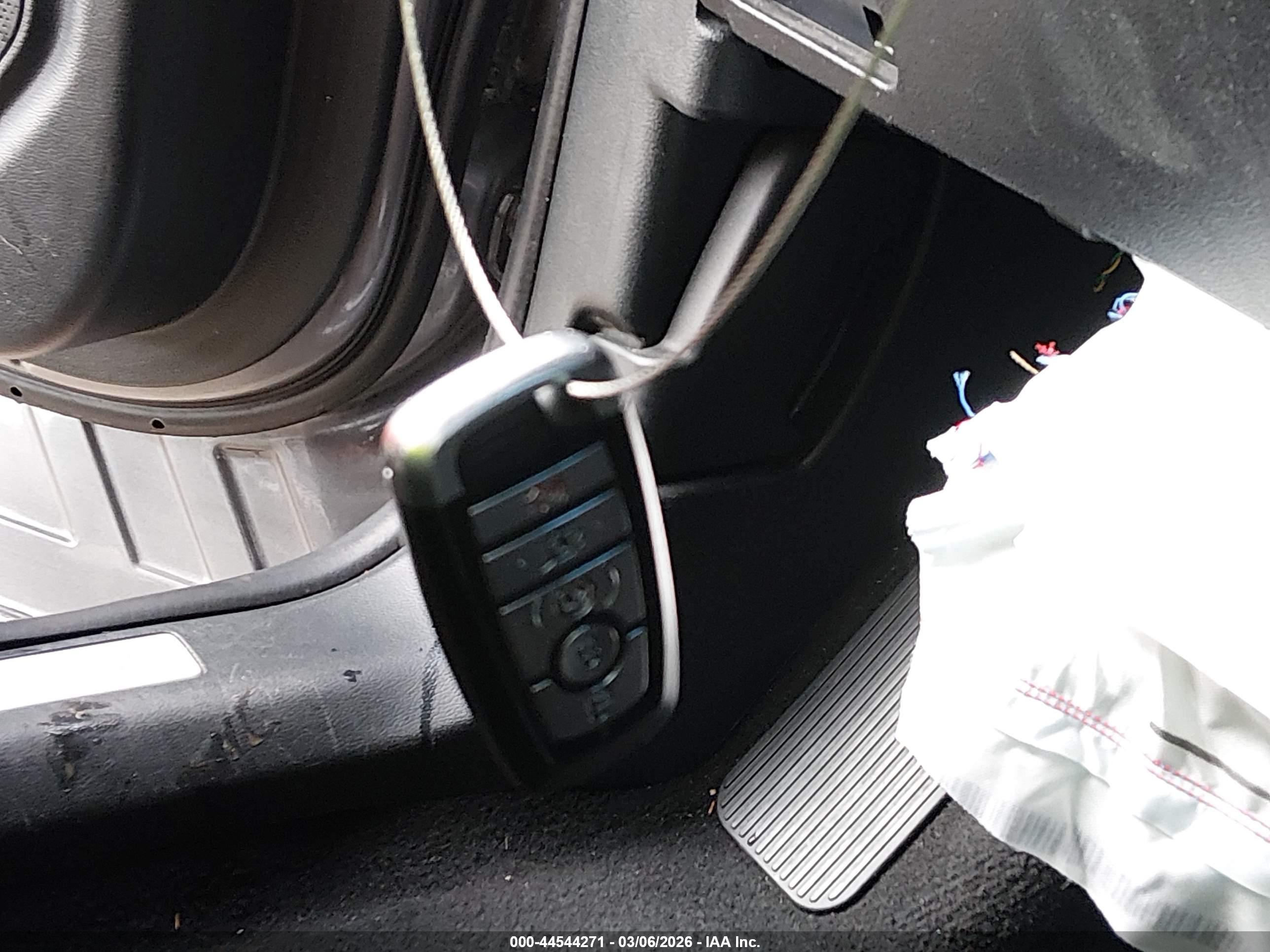 FORD EXPLORER image 11