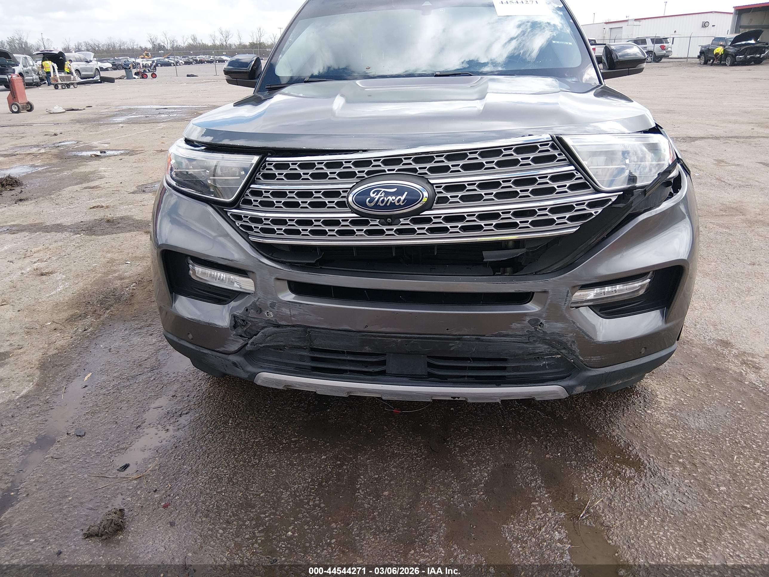 FORD EXPLORER image 6
