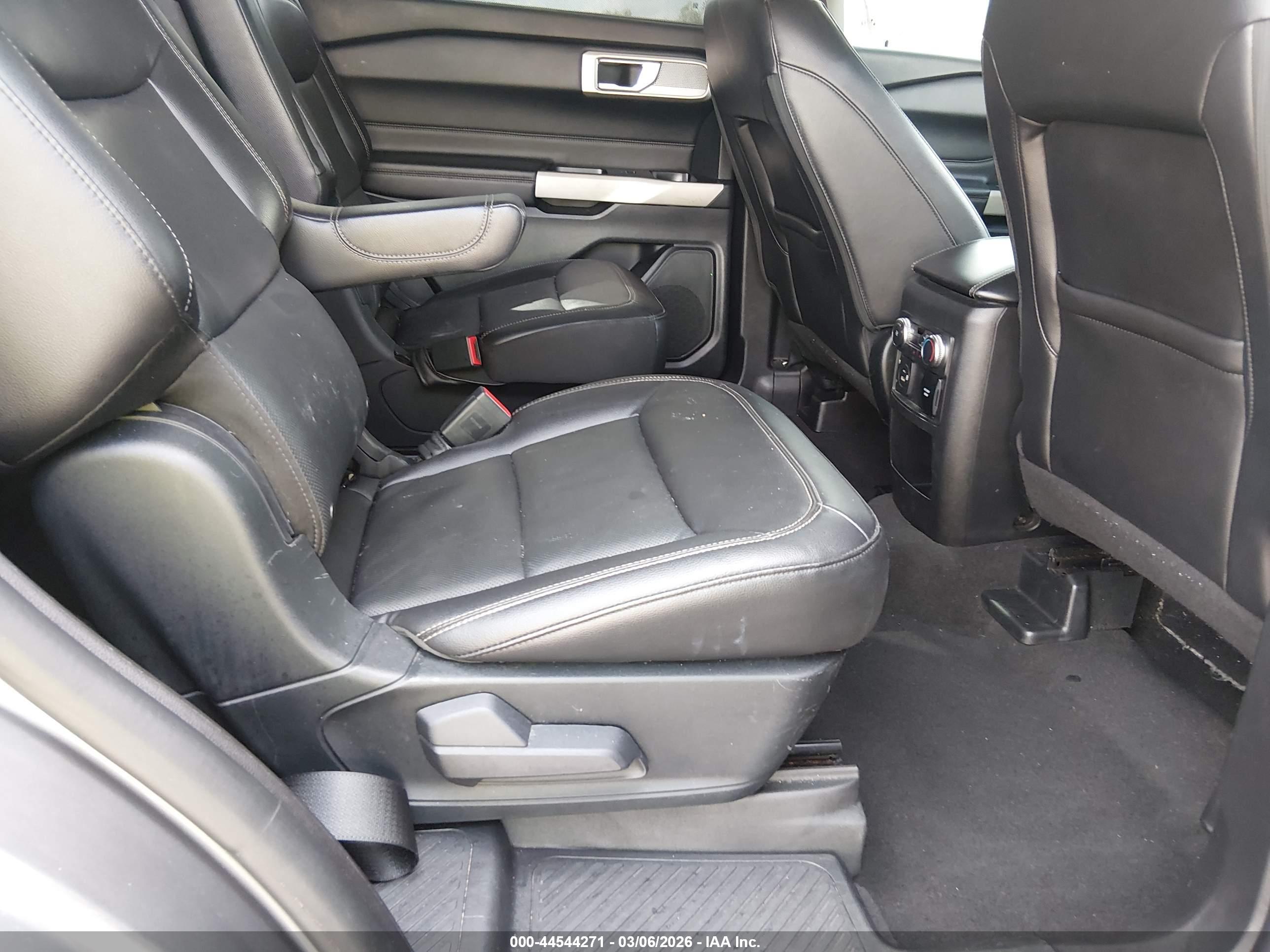 FORD EXPLORER image 8