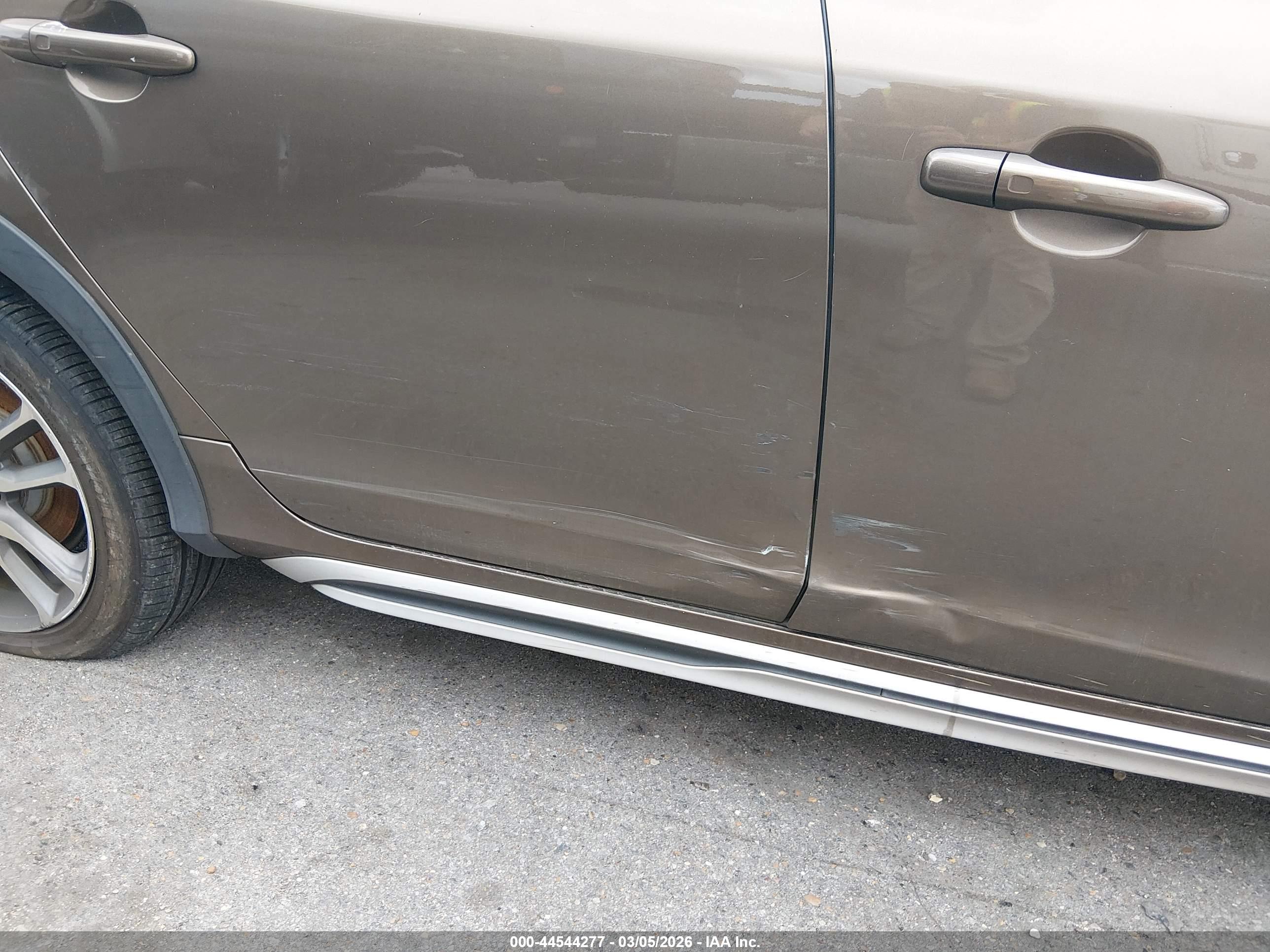 VOLVO V60 image 6