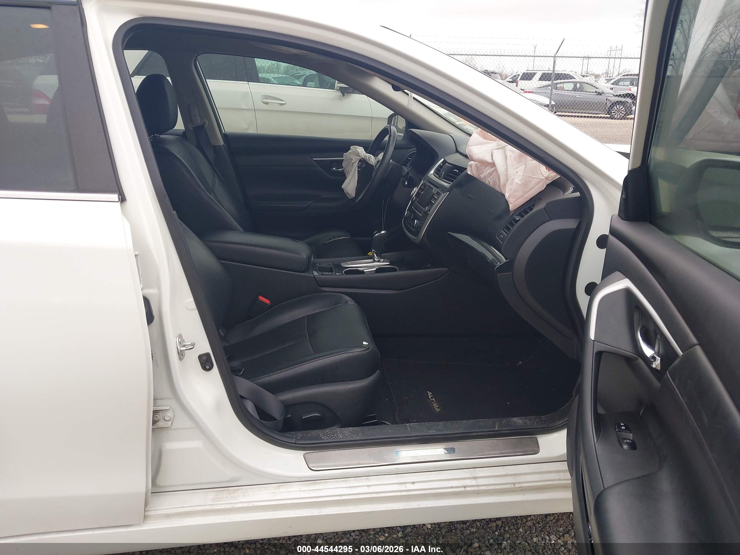 NISSAN ALTIMA image 5