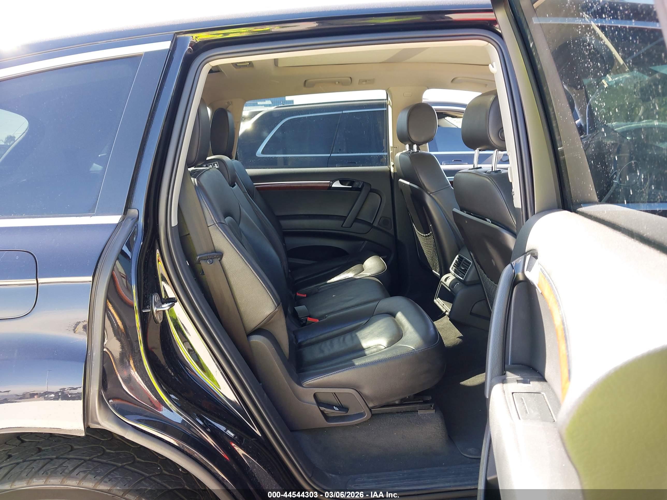 AUDI Q7 image 8