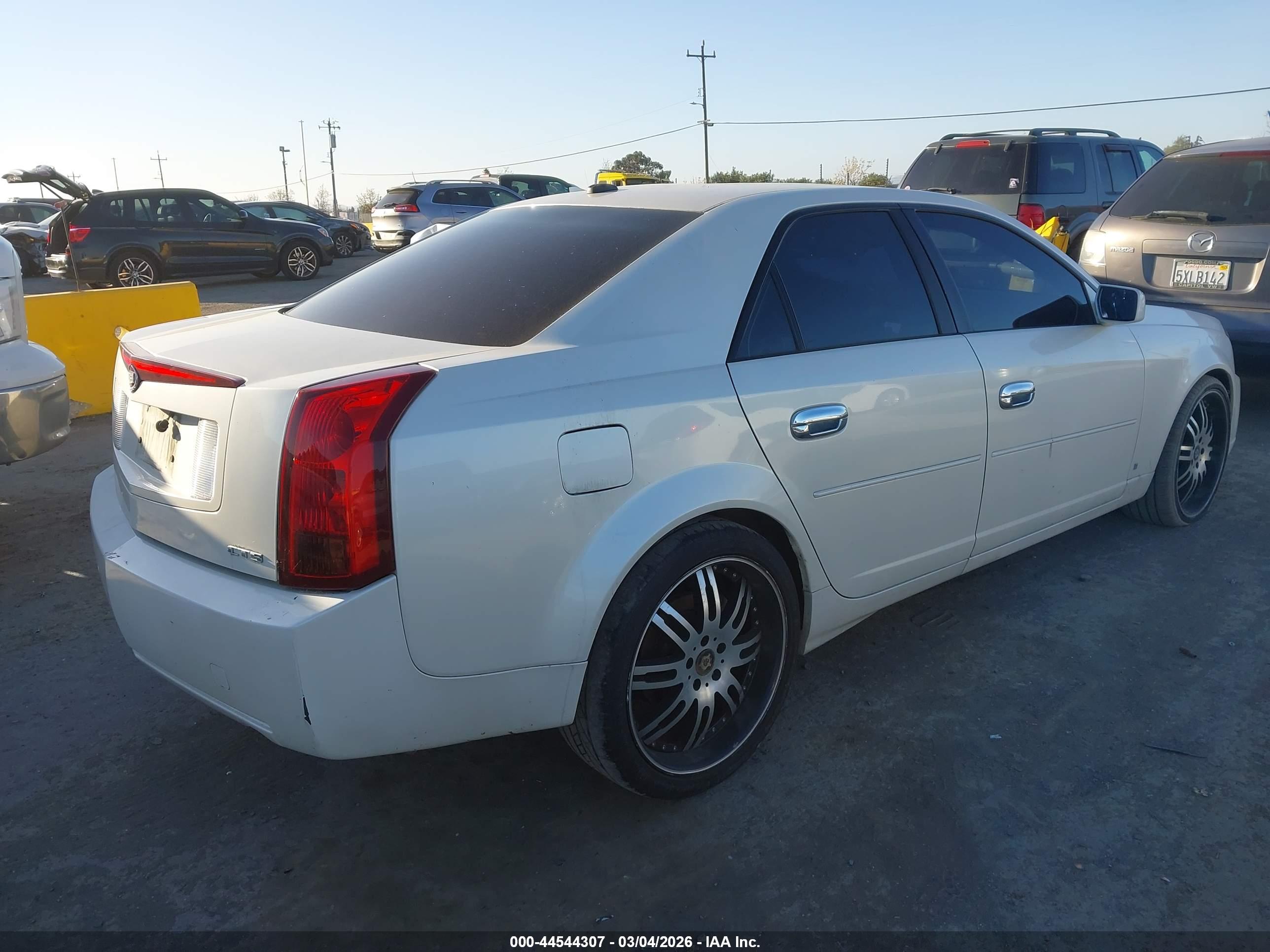 CADILLAC CTS image 4