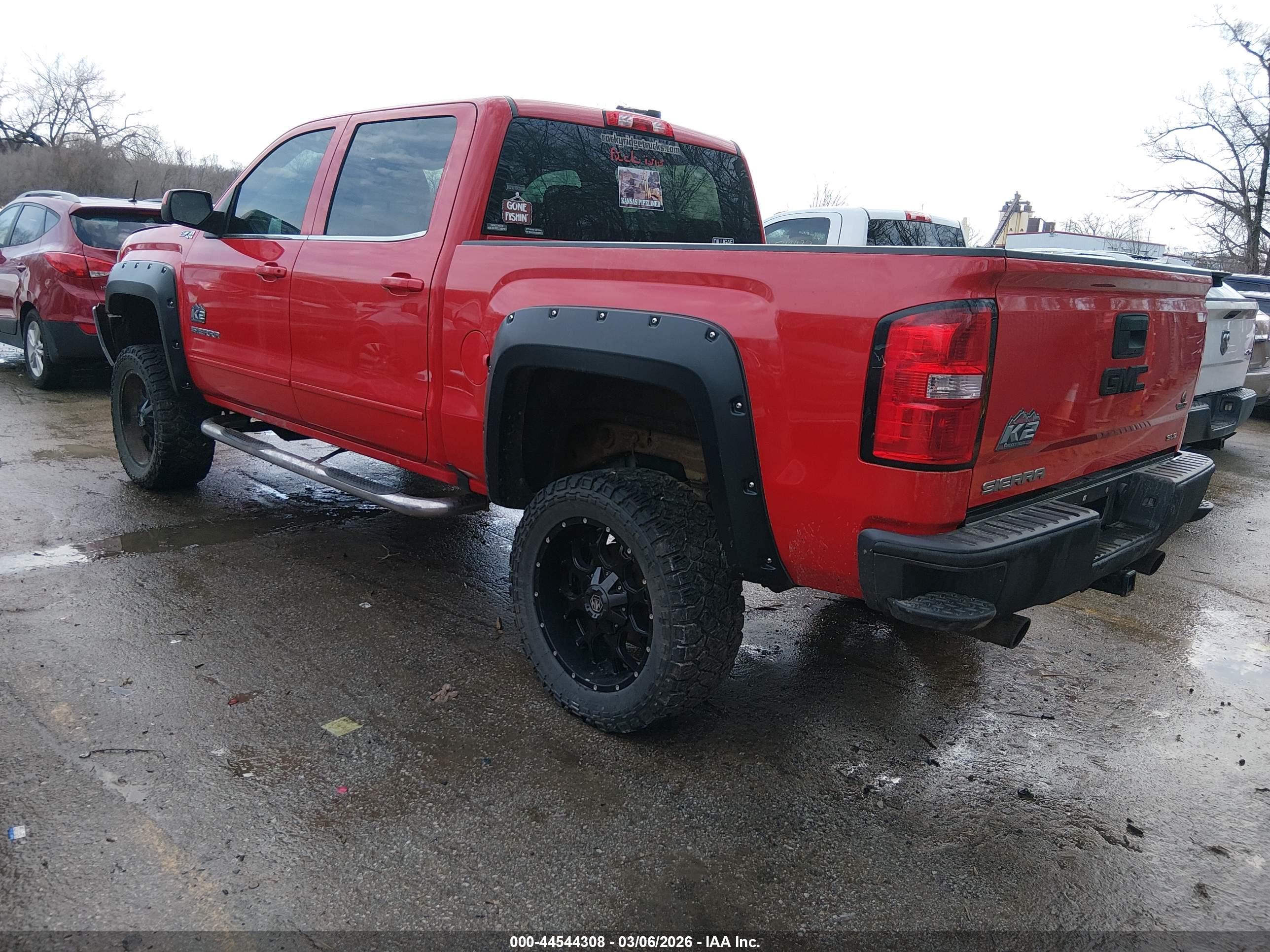GMC SIERRA image 3