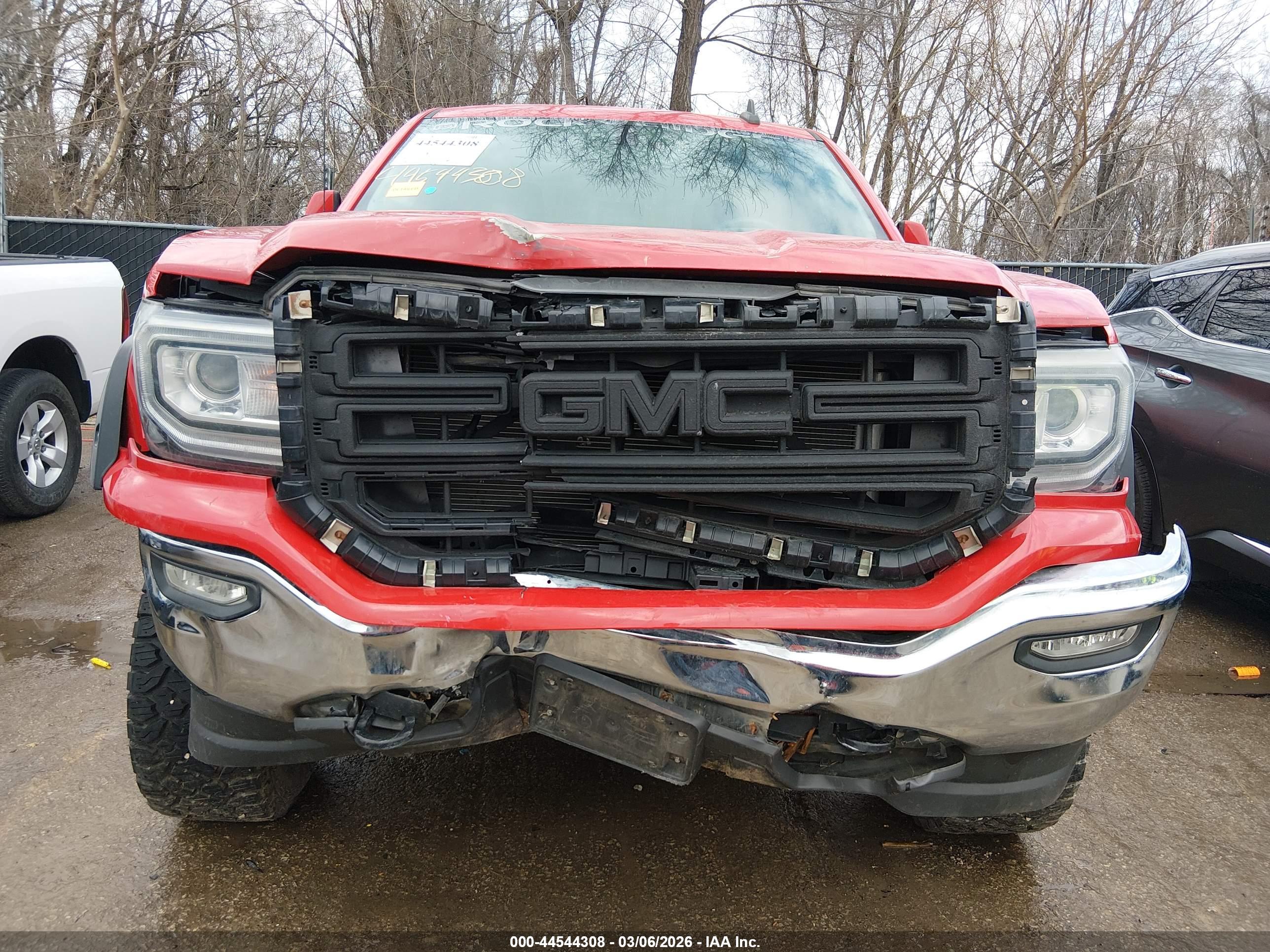 GMC SIERRA image 6