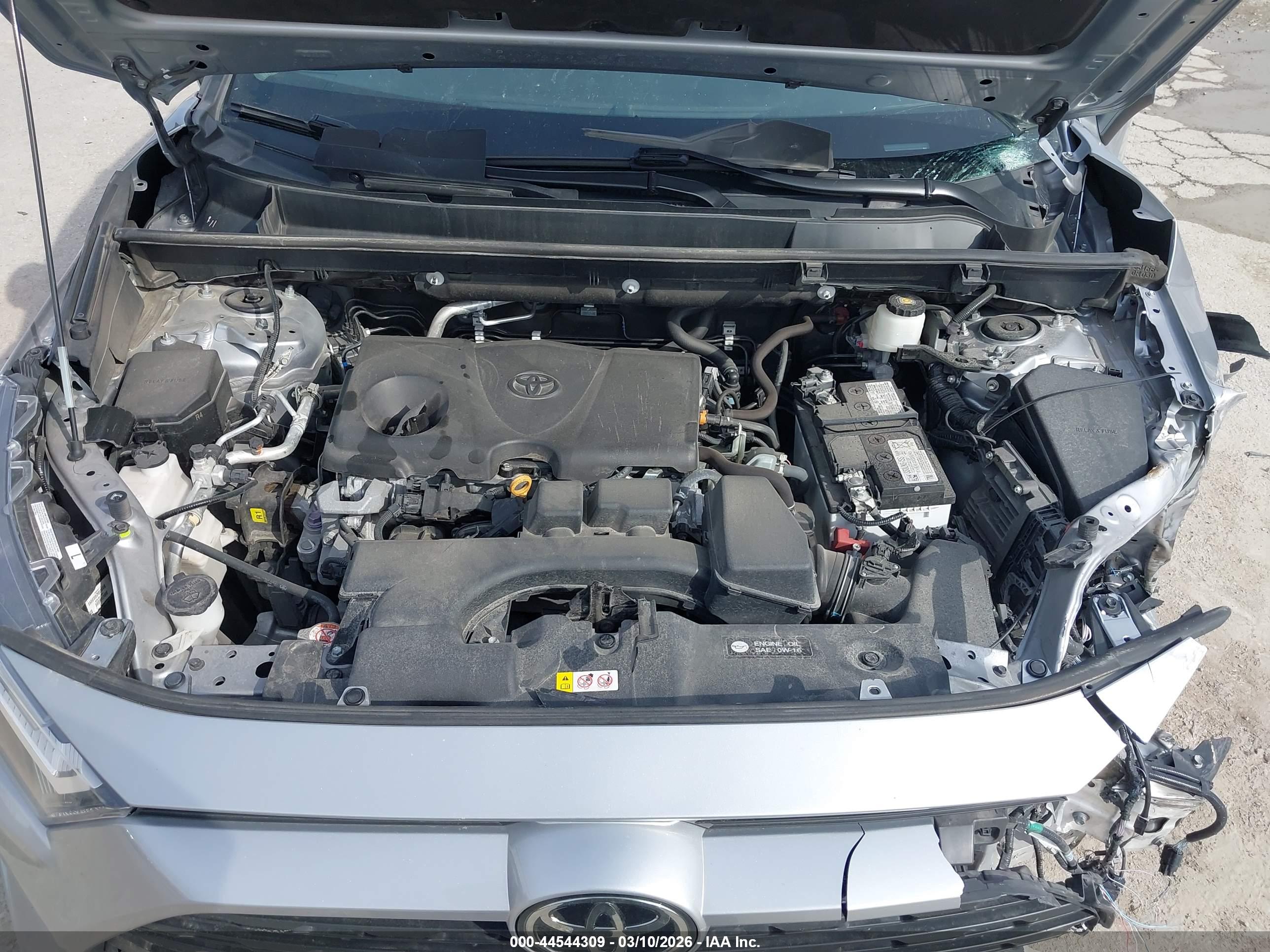 TOYOTA RAV4 image 10