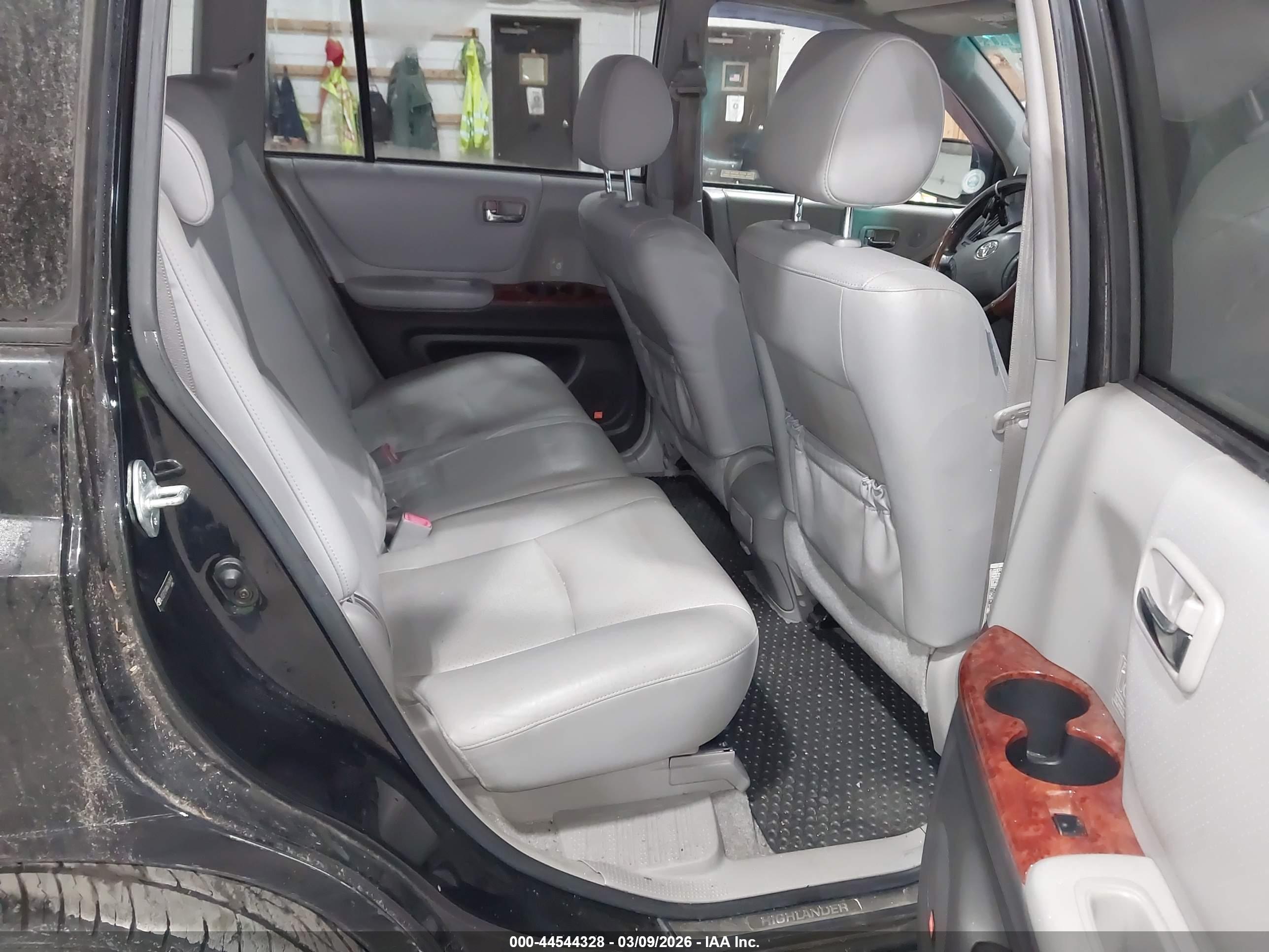 TOYOTA HIGHLANDER image 8
