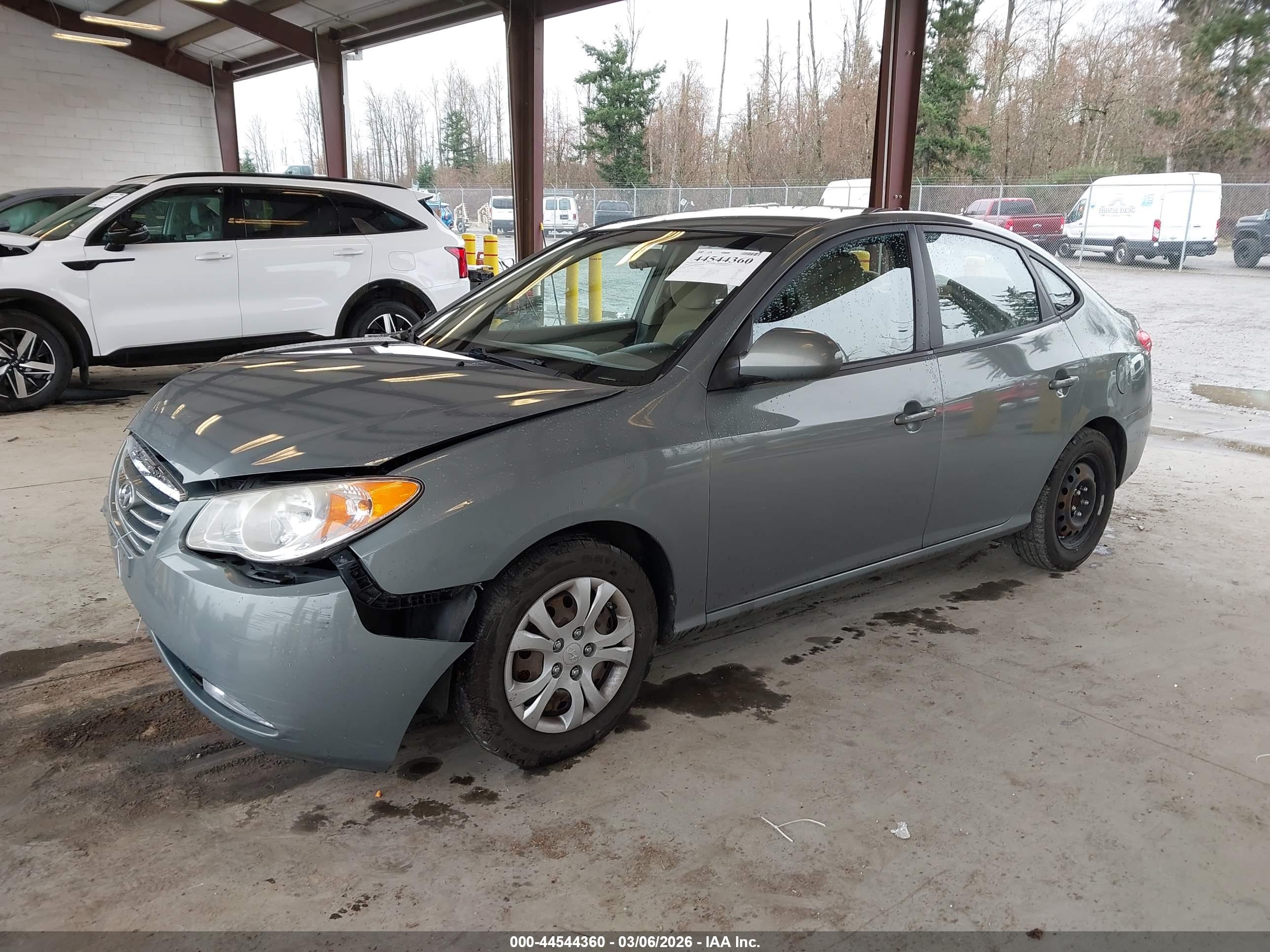 HYUNDAI ELANTRA image 2
