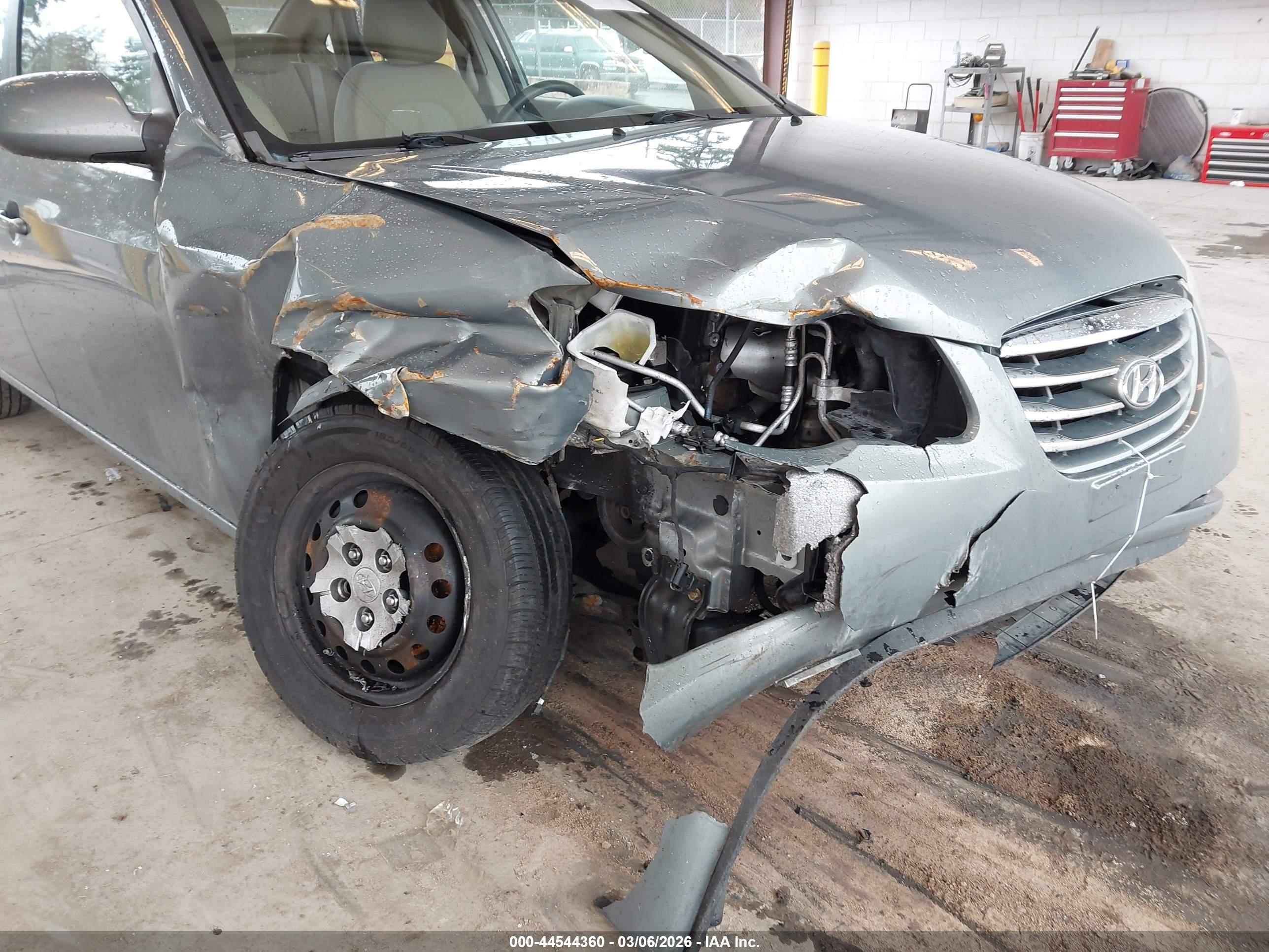 HYUNDAI ELANTRA image 6