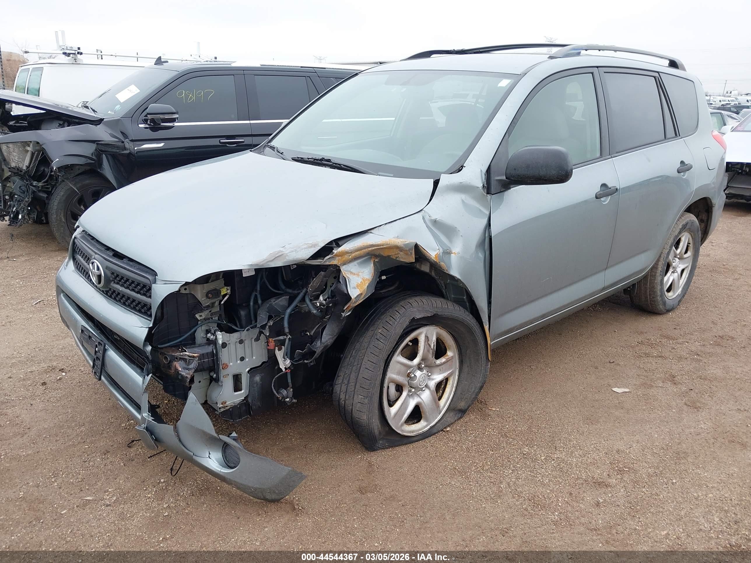 TOYOTA RAV4 image 2