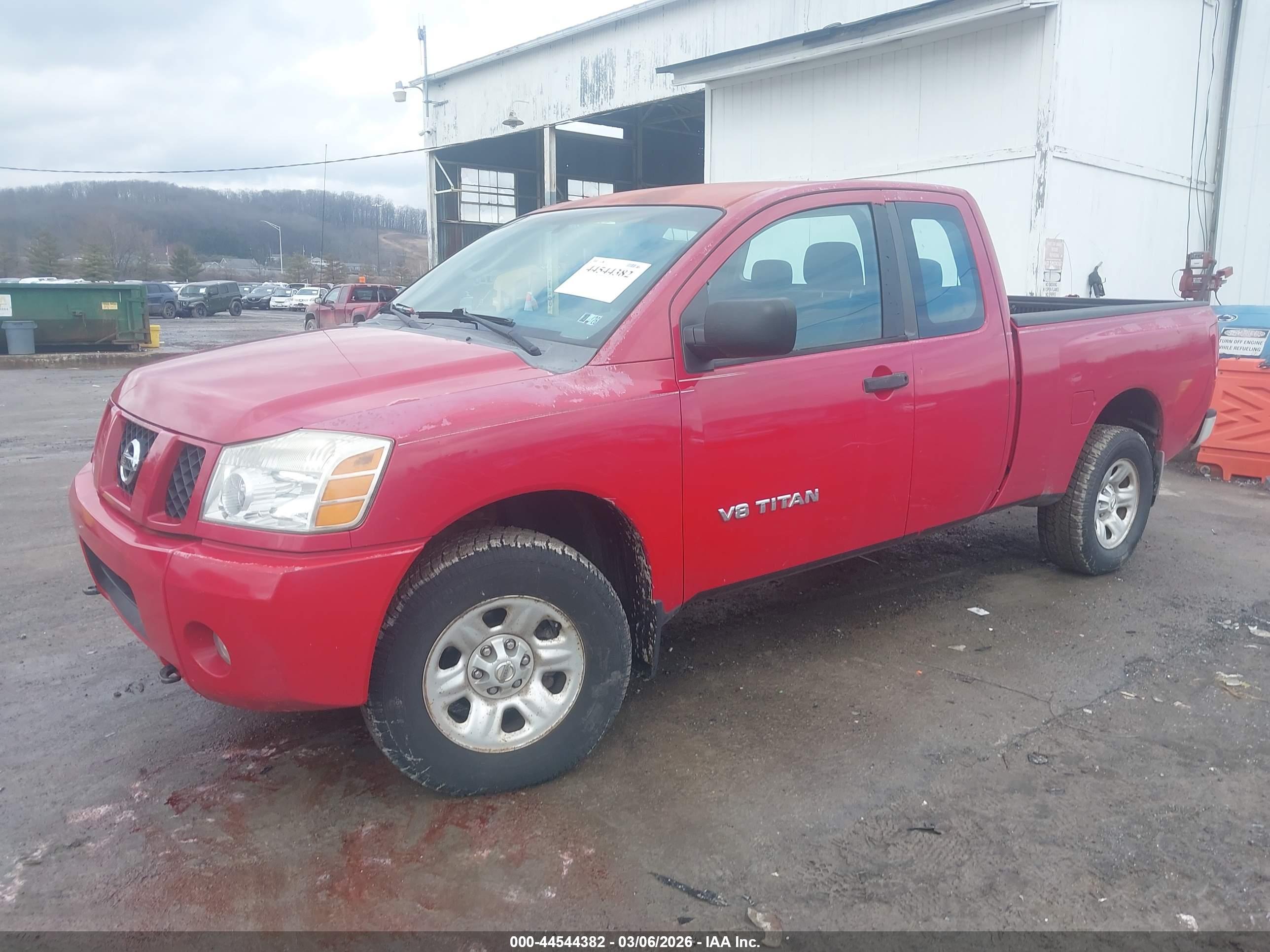 NISSAN TITAN image 2