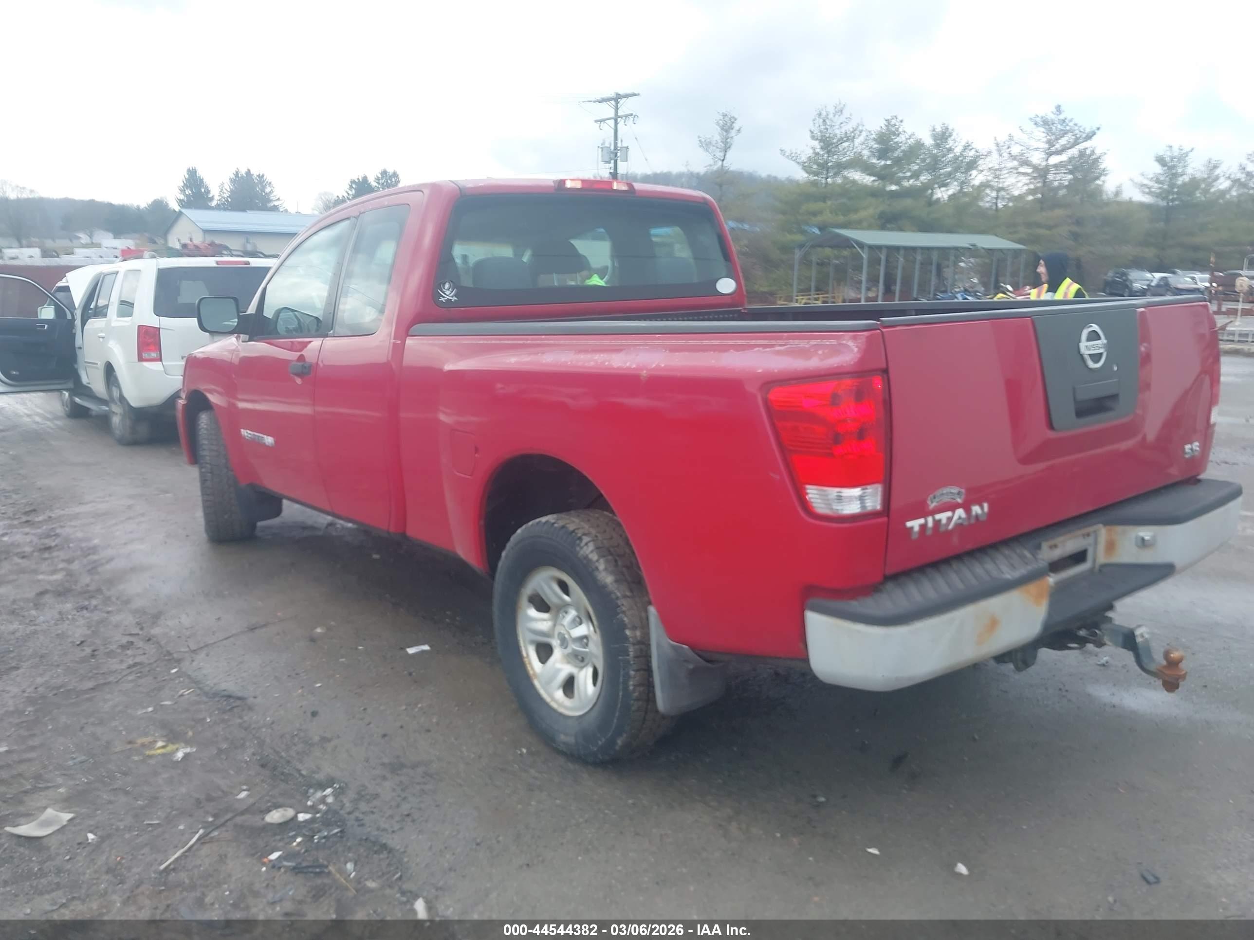 NISSAN TITAN image 3