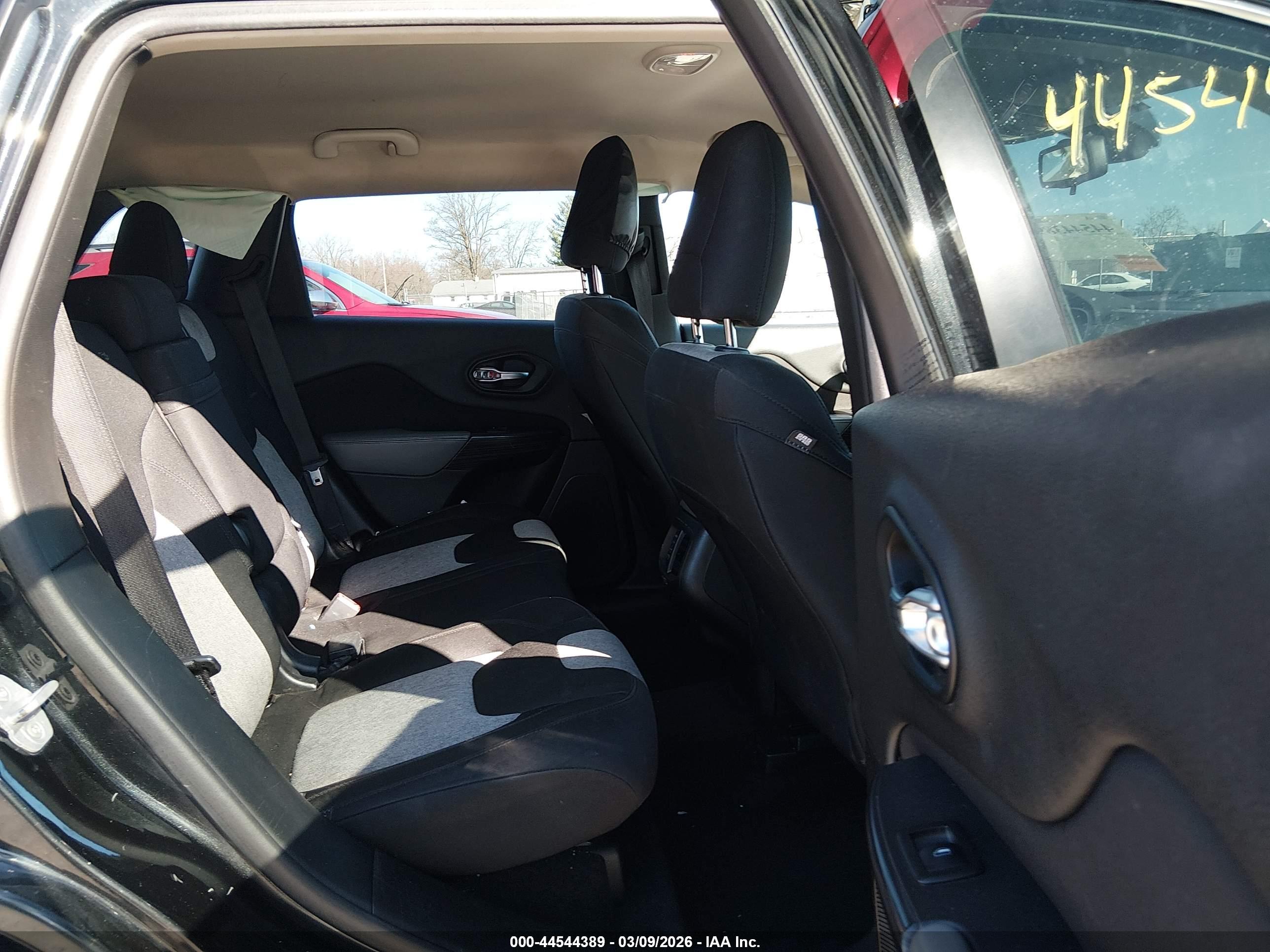 JEEP CHEROKEE image 8