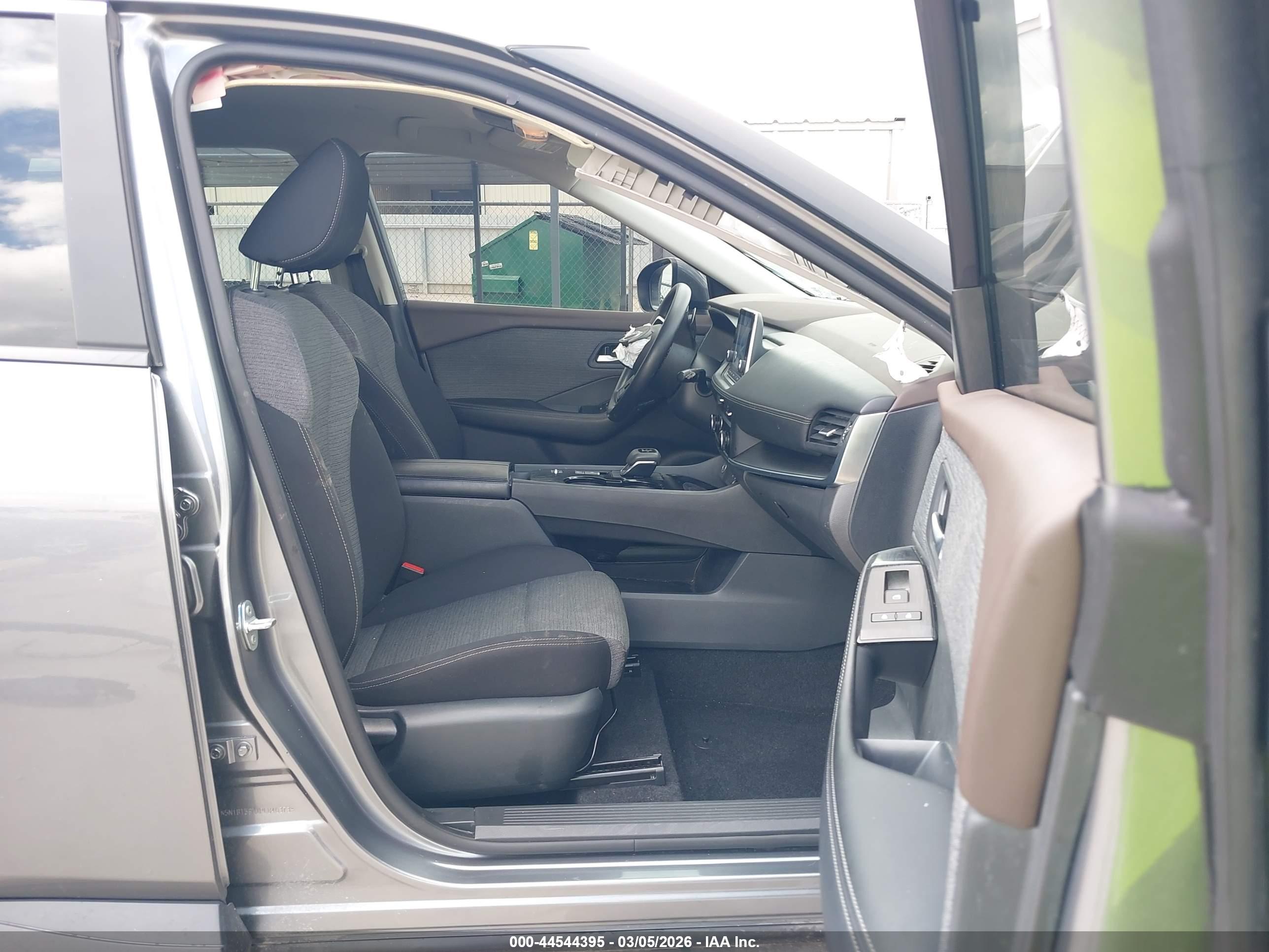 NISSAN ROGUE image 5