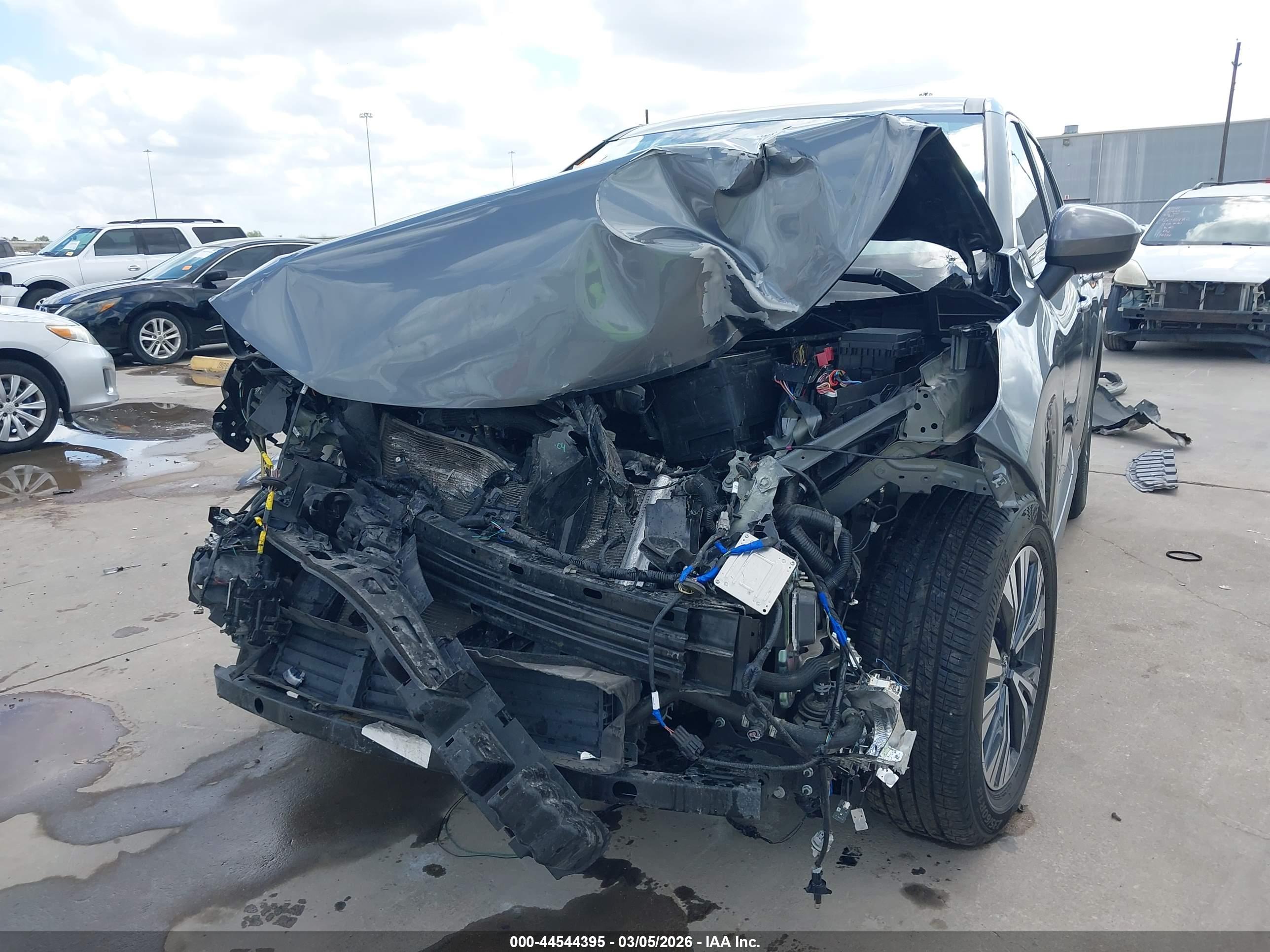 NISSAN ROGUE image 6