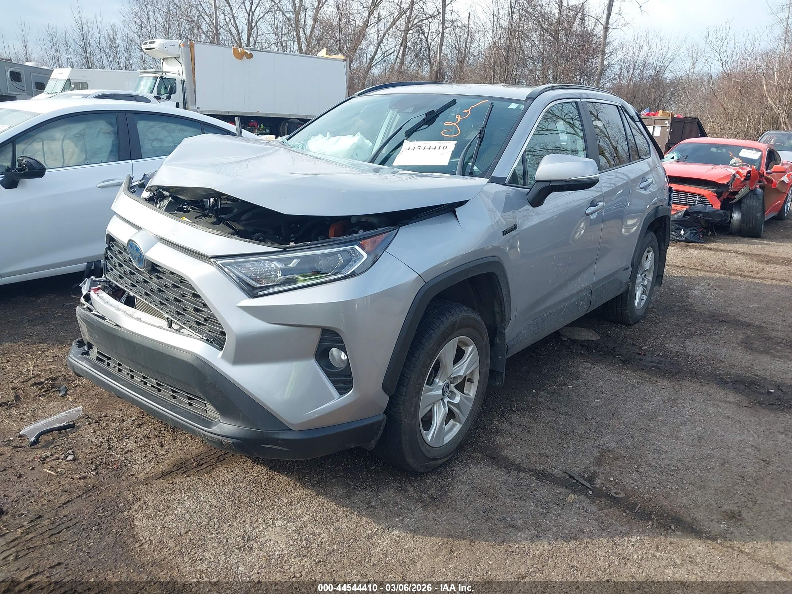 TOYOTA RAV4 image 2