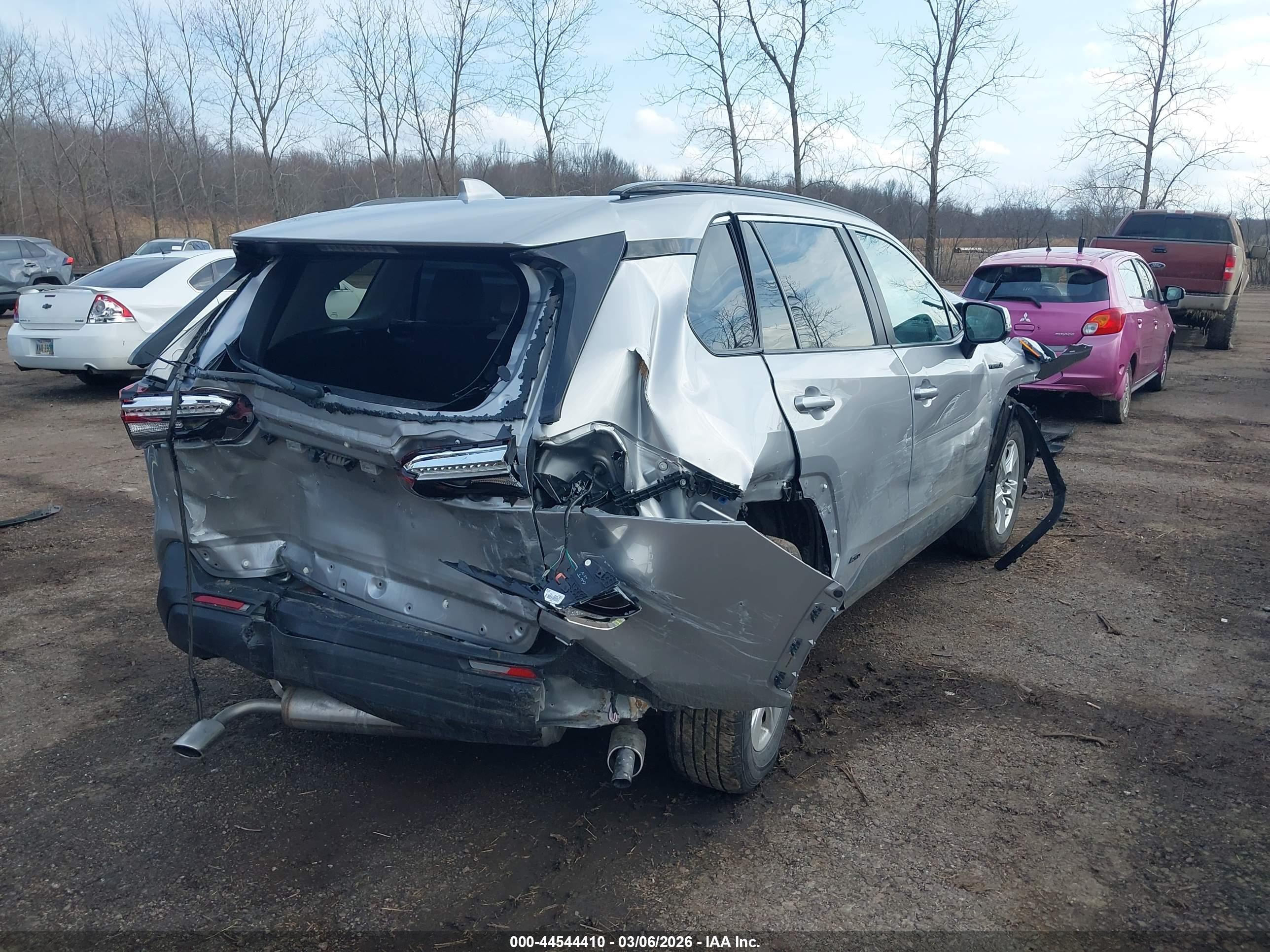 TOYOTA RAV4 image 4
