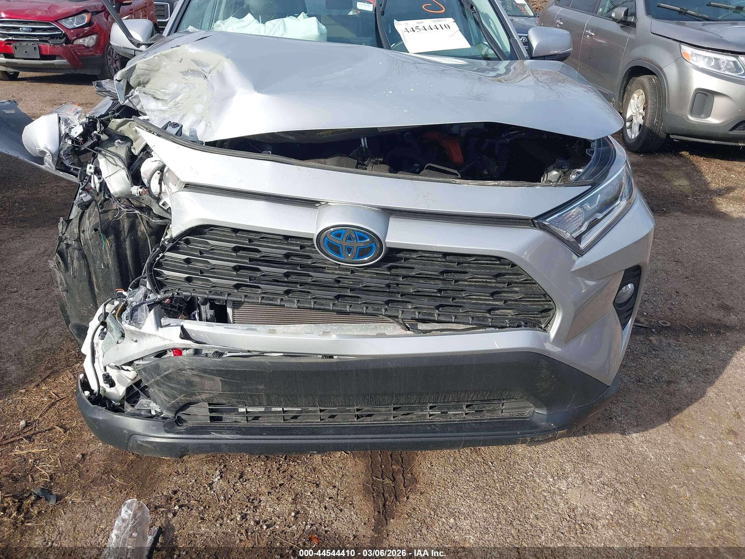 TOYOTA RAV4 image 6