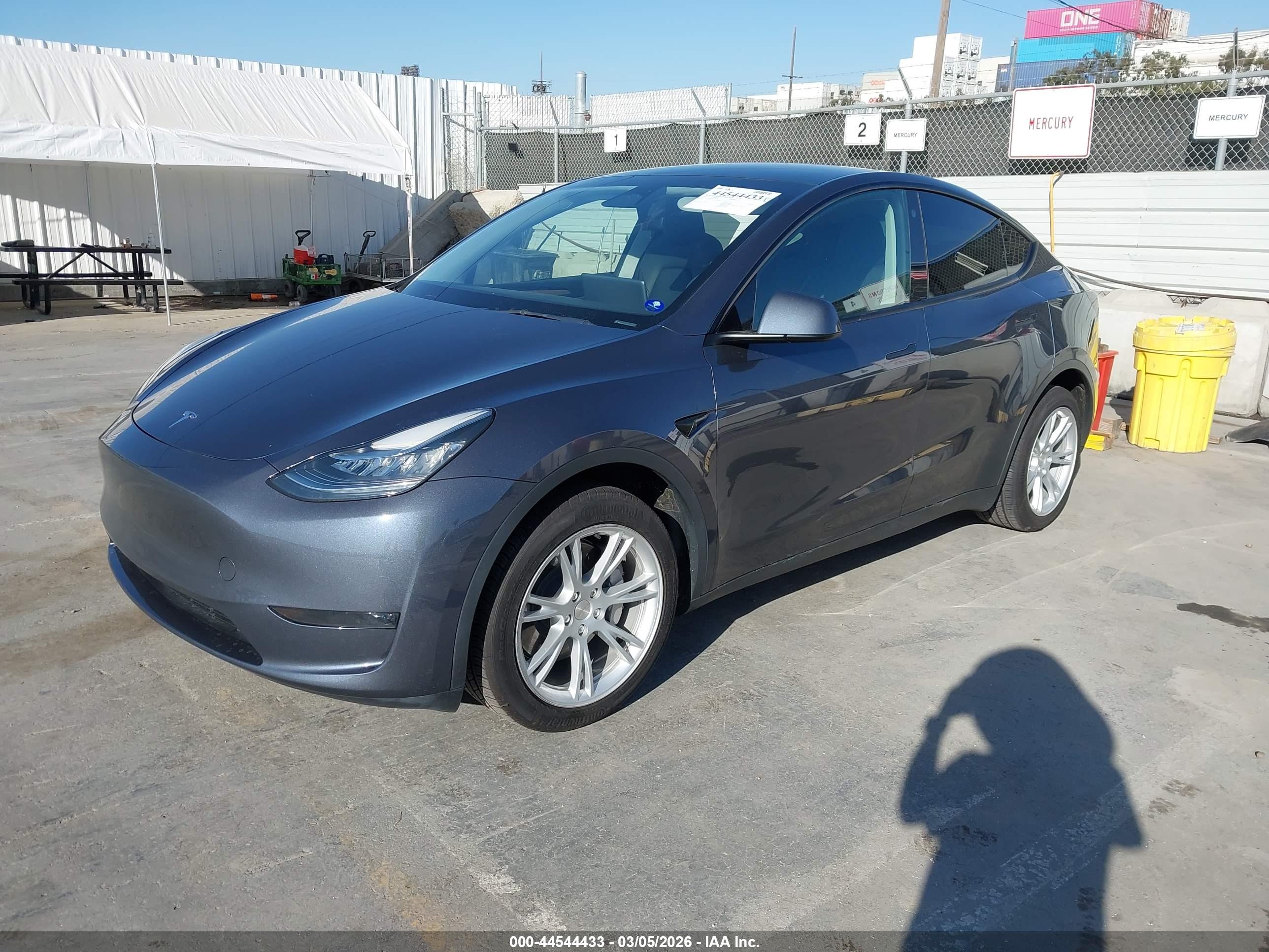 TESLA MODEL image 2