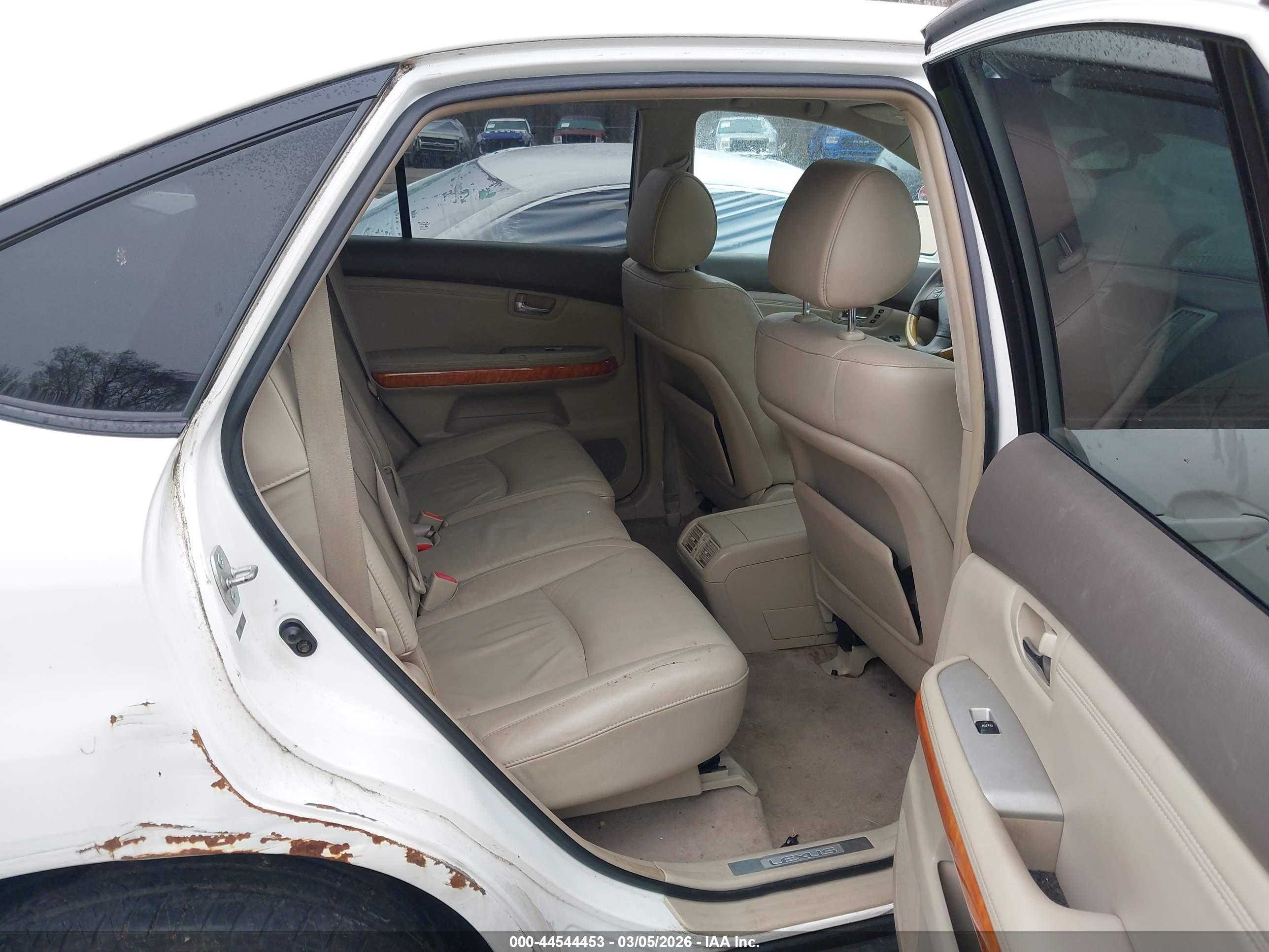 LEXUS RX image 8
