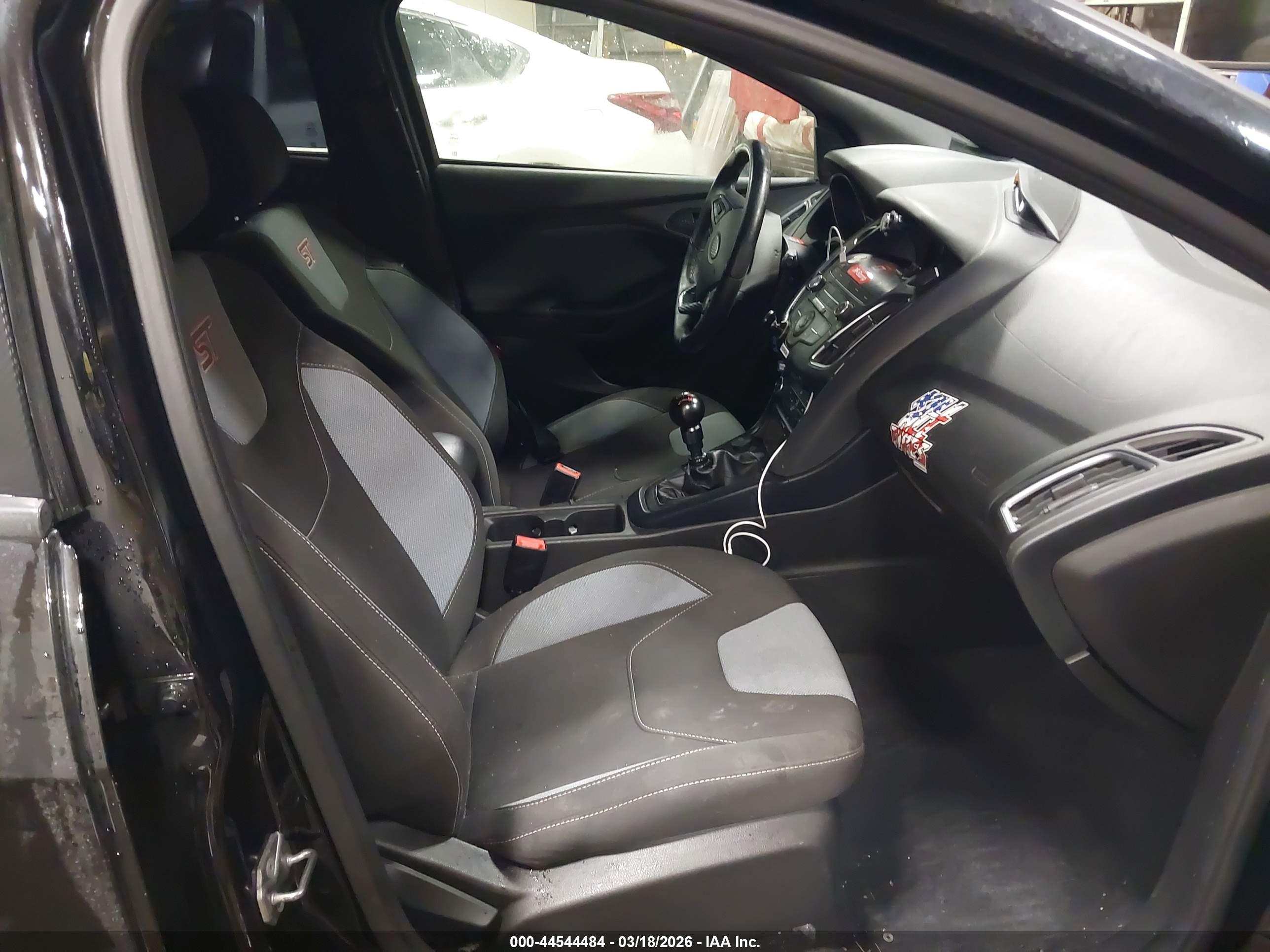 FORD FOCUS image 5