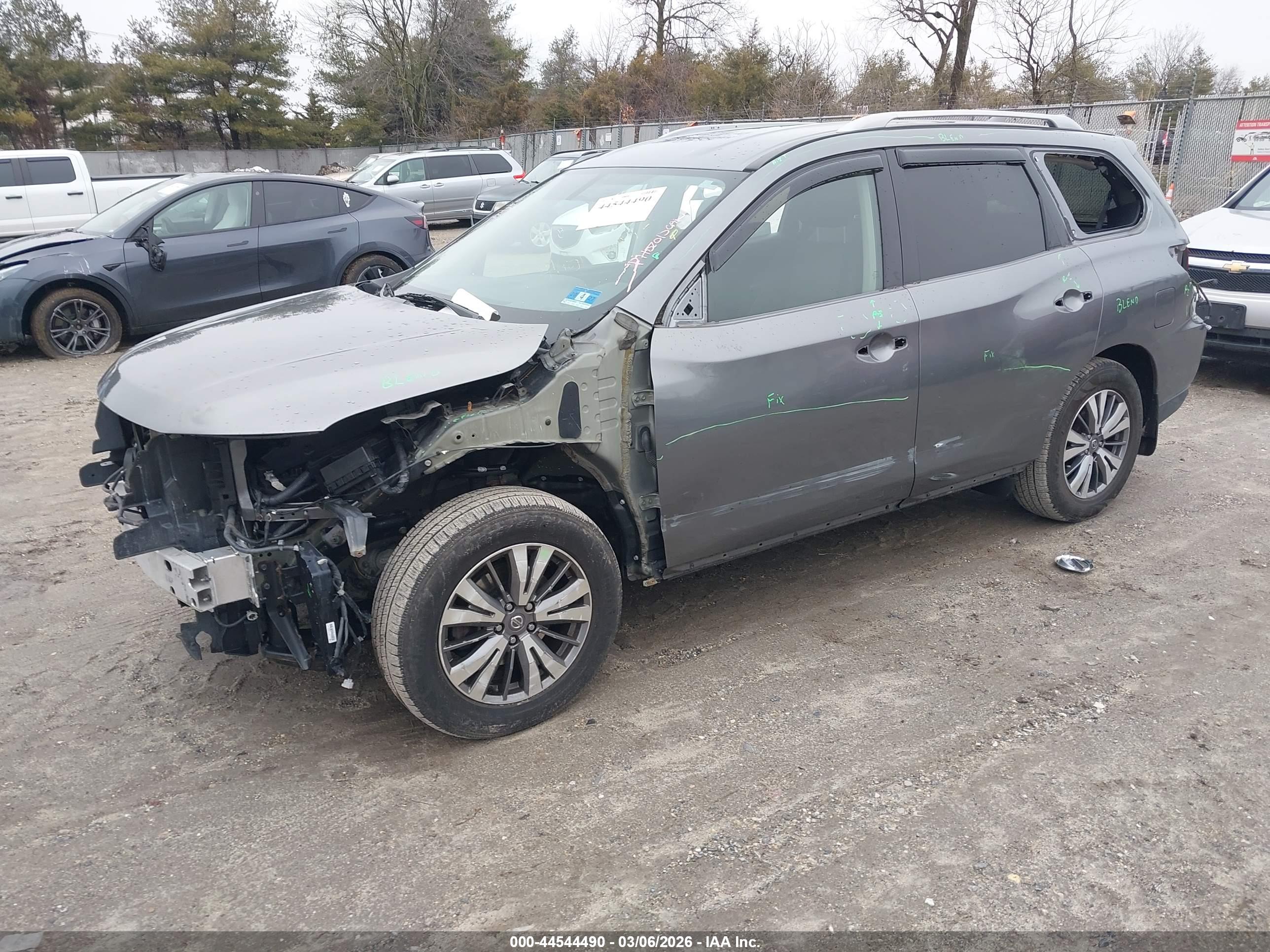 NISSAN PATHFINDER image 2