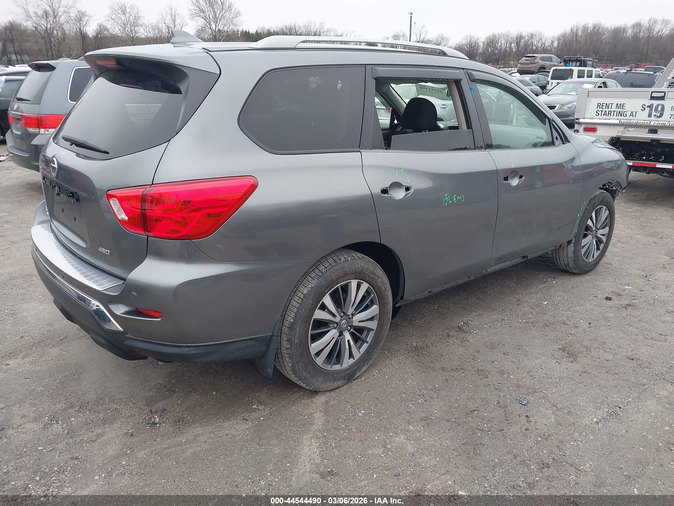 NISSAN PATHFINDER image 4