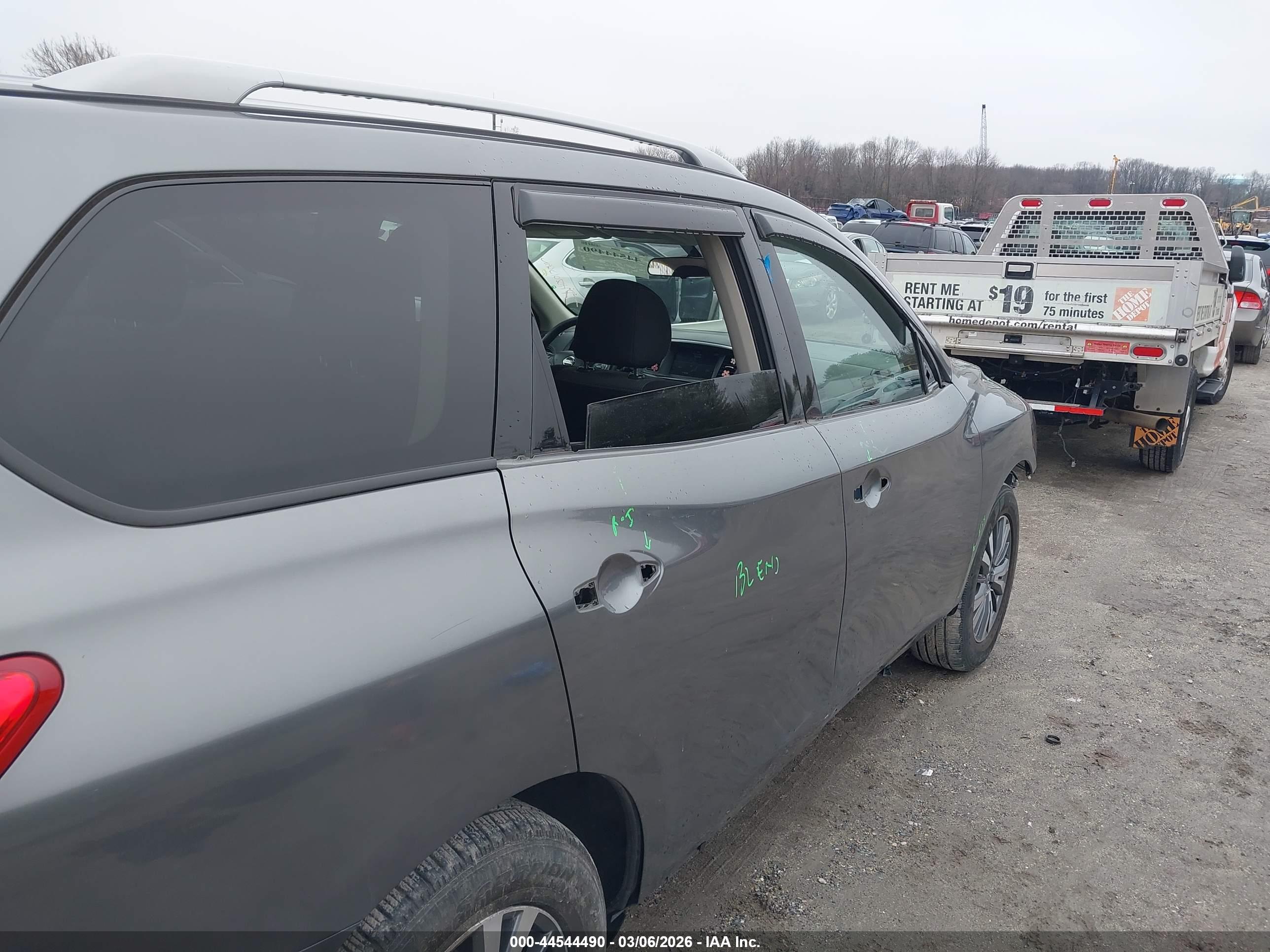 NISSAN PATHFINDER image 6
