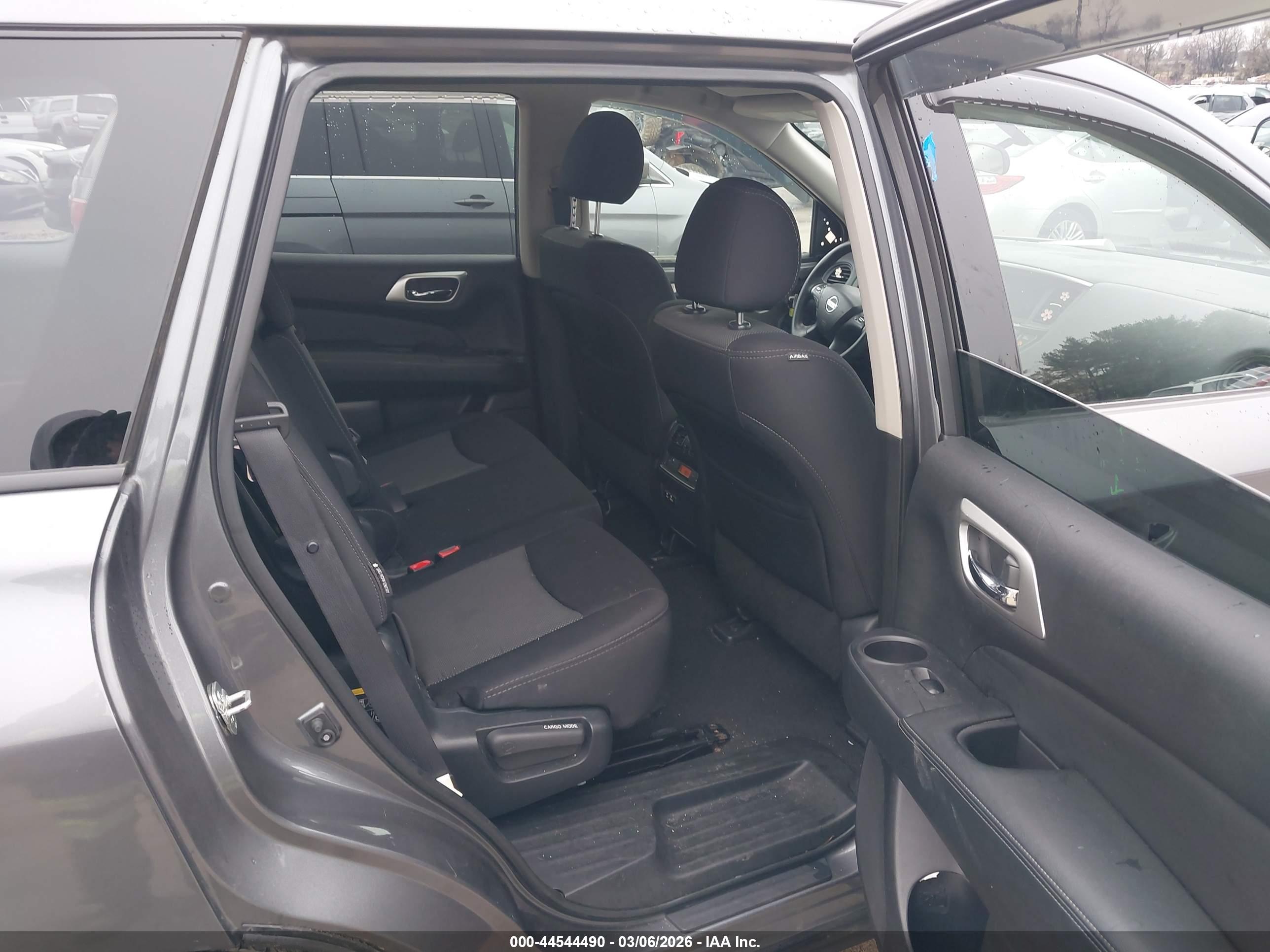 NISSAN PATHFINDER image 8