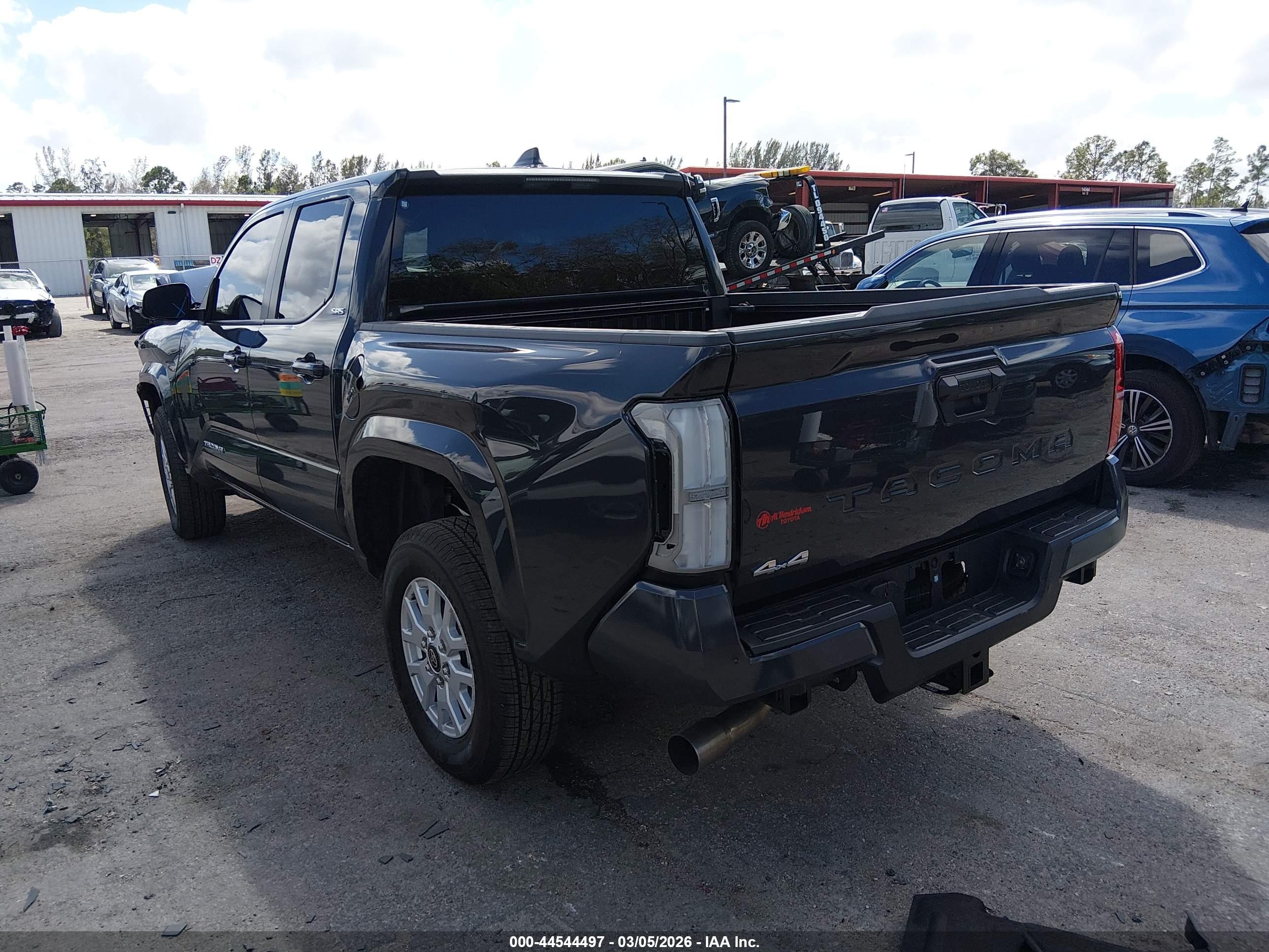 TOYOTA TACOMA image 3