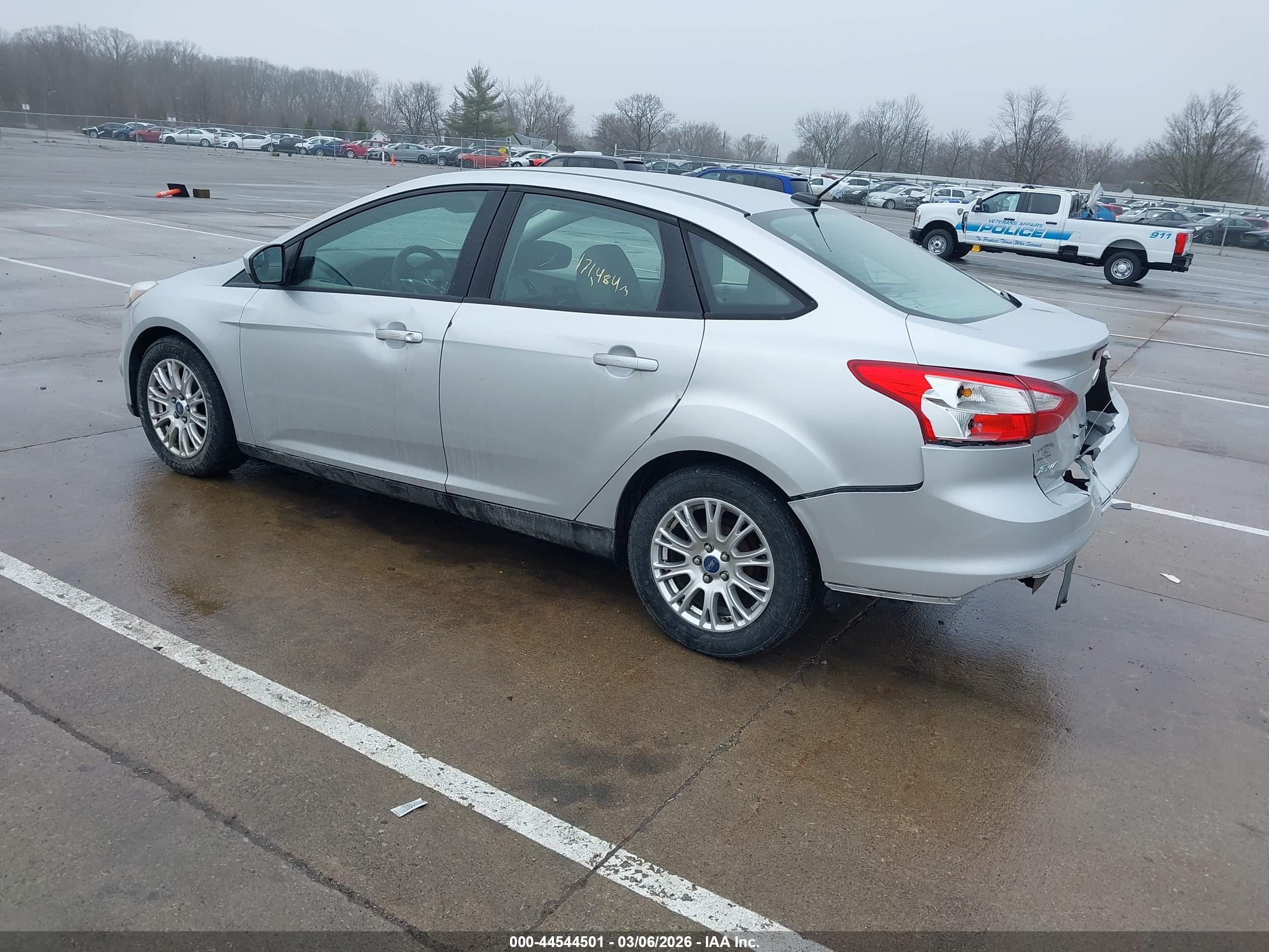 FORD FOCUS image 3