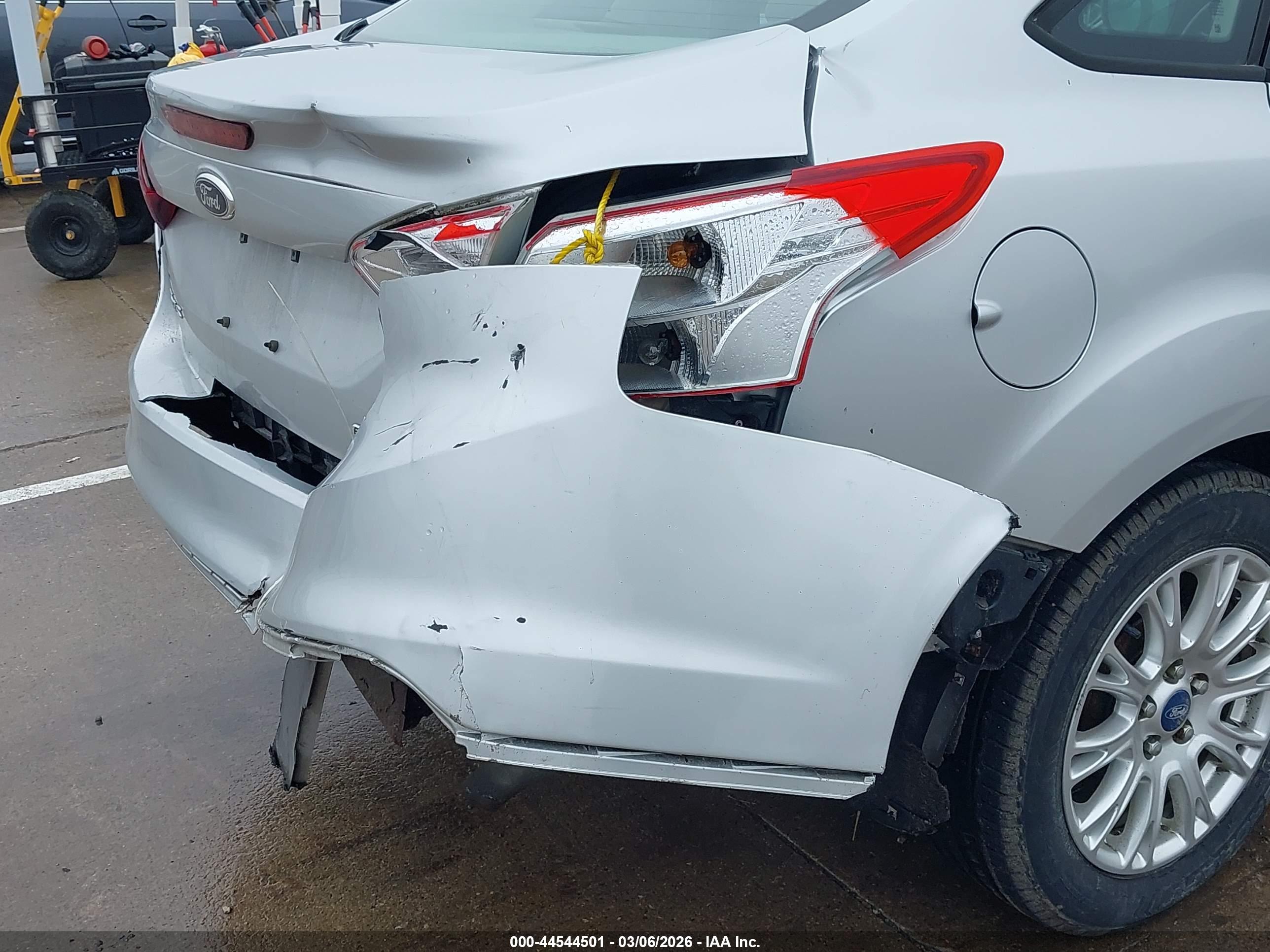 FORD FOCUS image 6