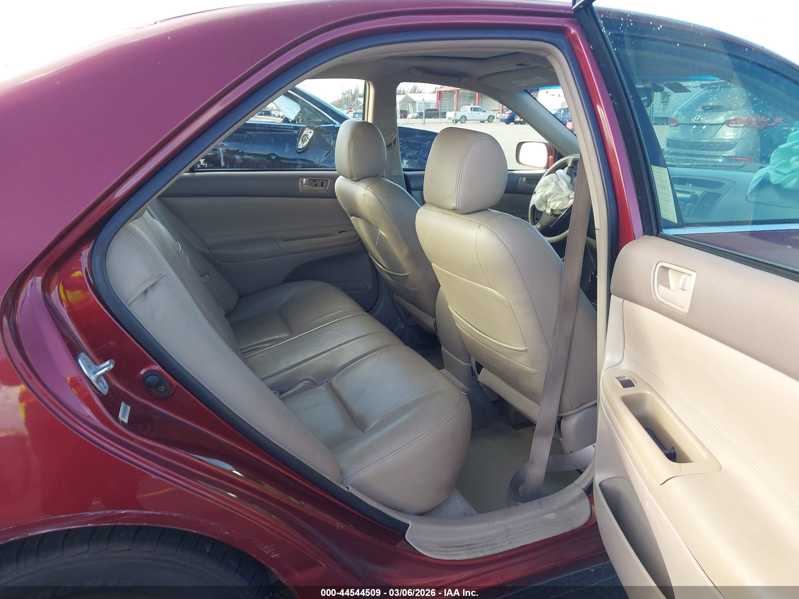 TOYOTA CAMRY image 8