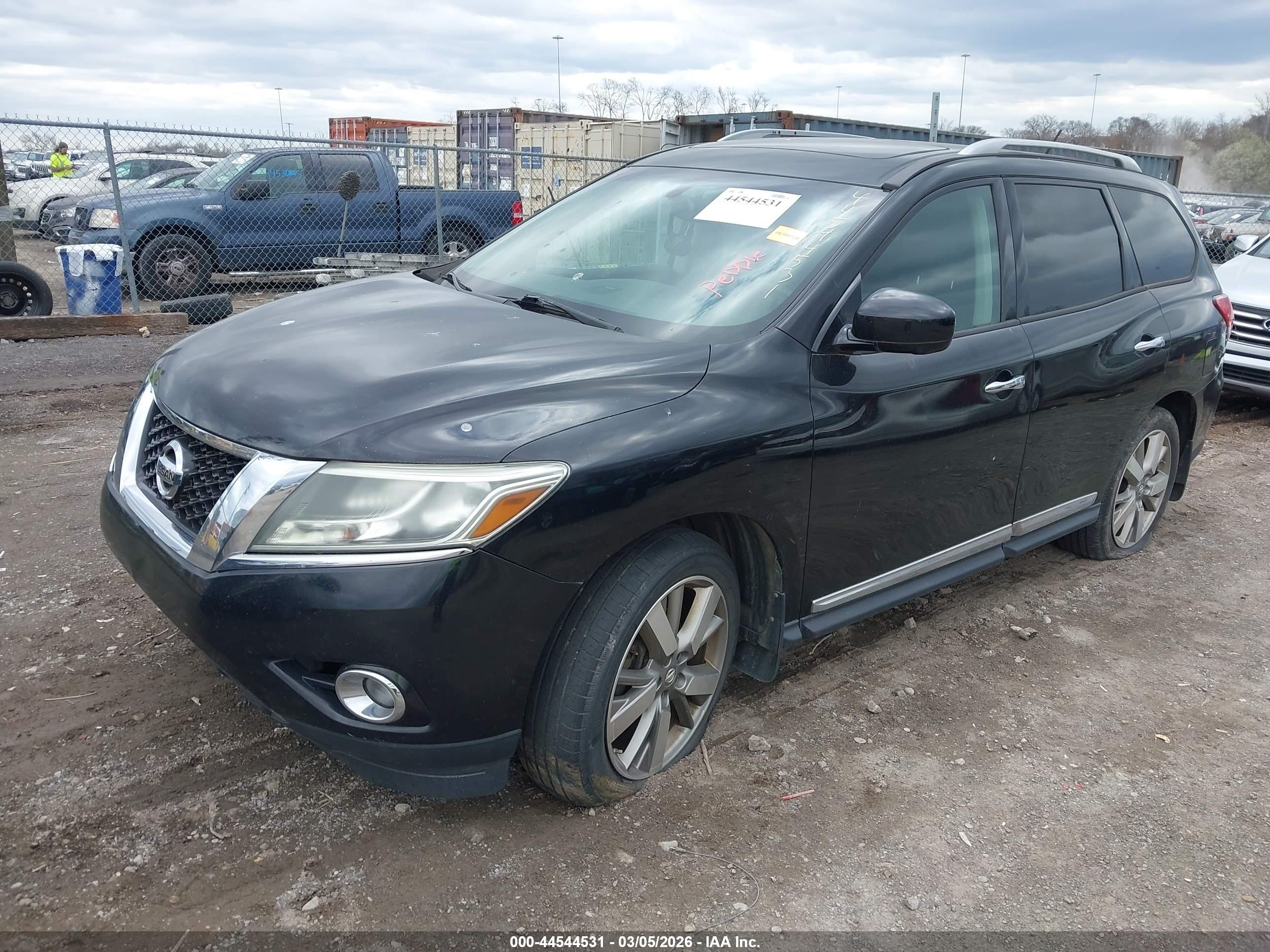 NISSAN PATHFINDER image 2
