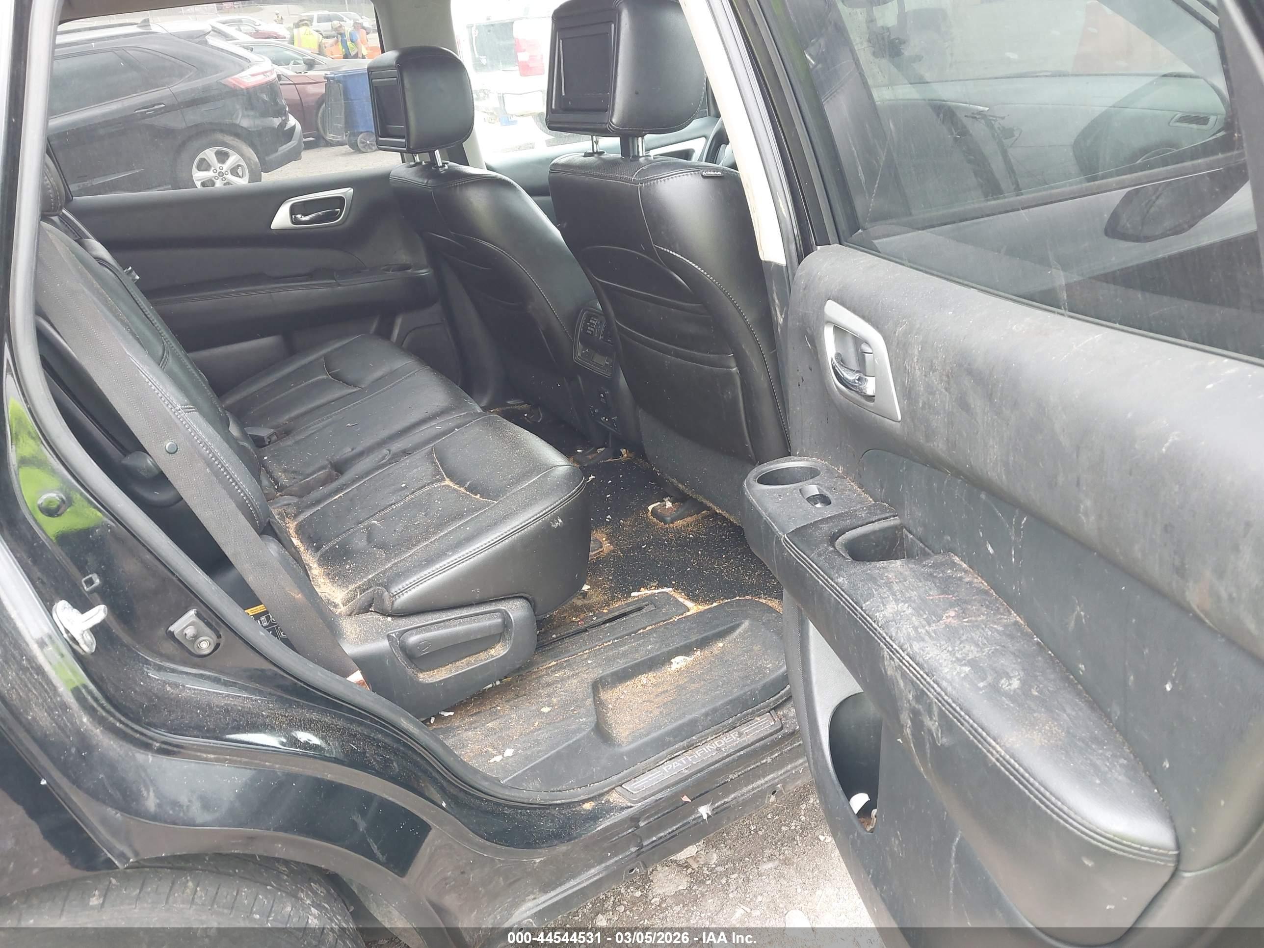 NISSAN PATHFINDER image 8