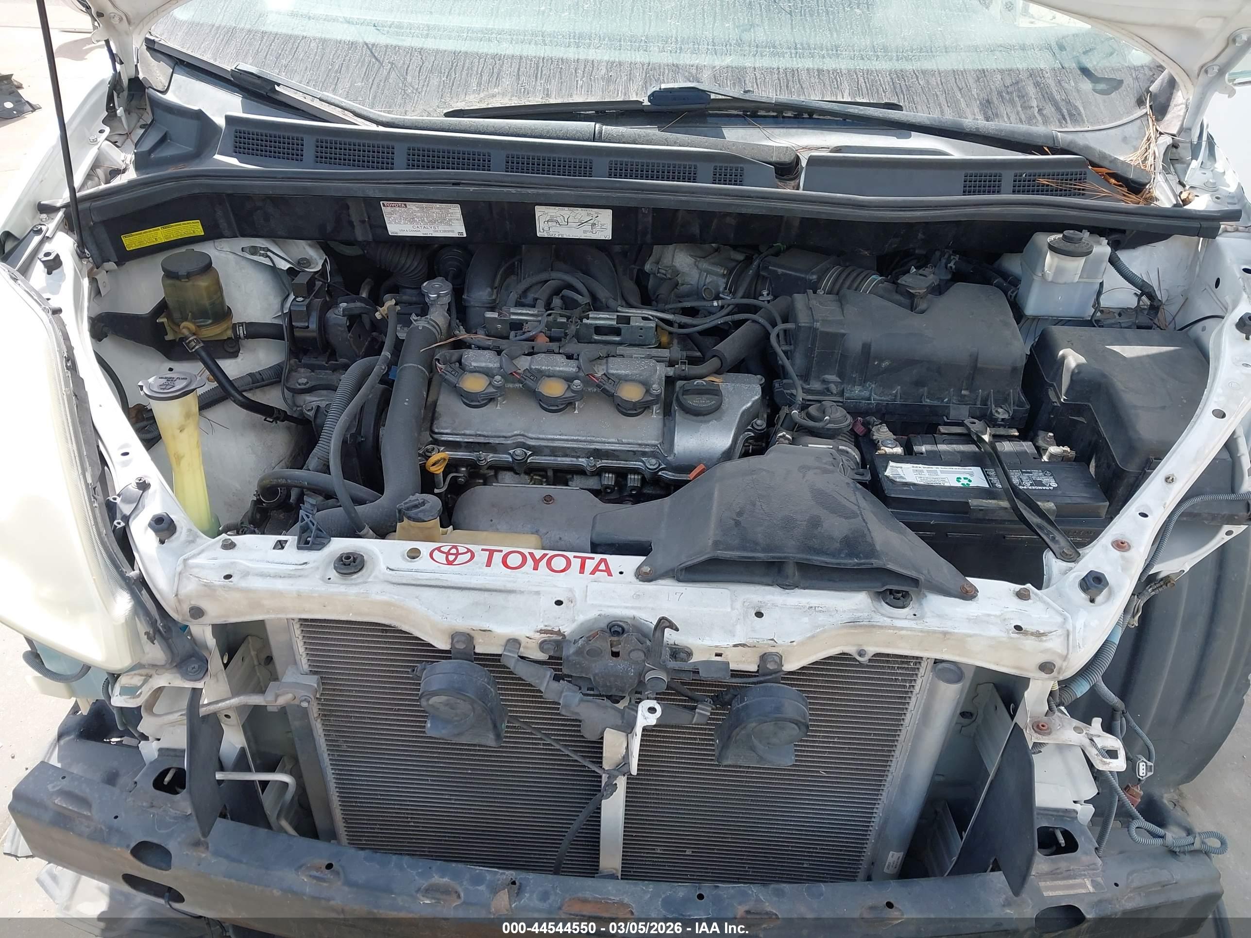 TOYOTA SIENNA image 10