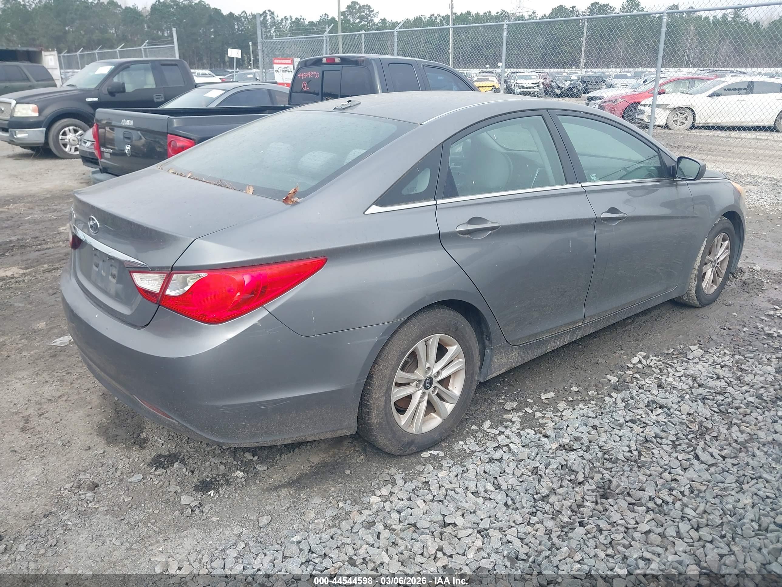 HYUNDAI SONATA image 4