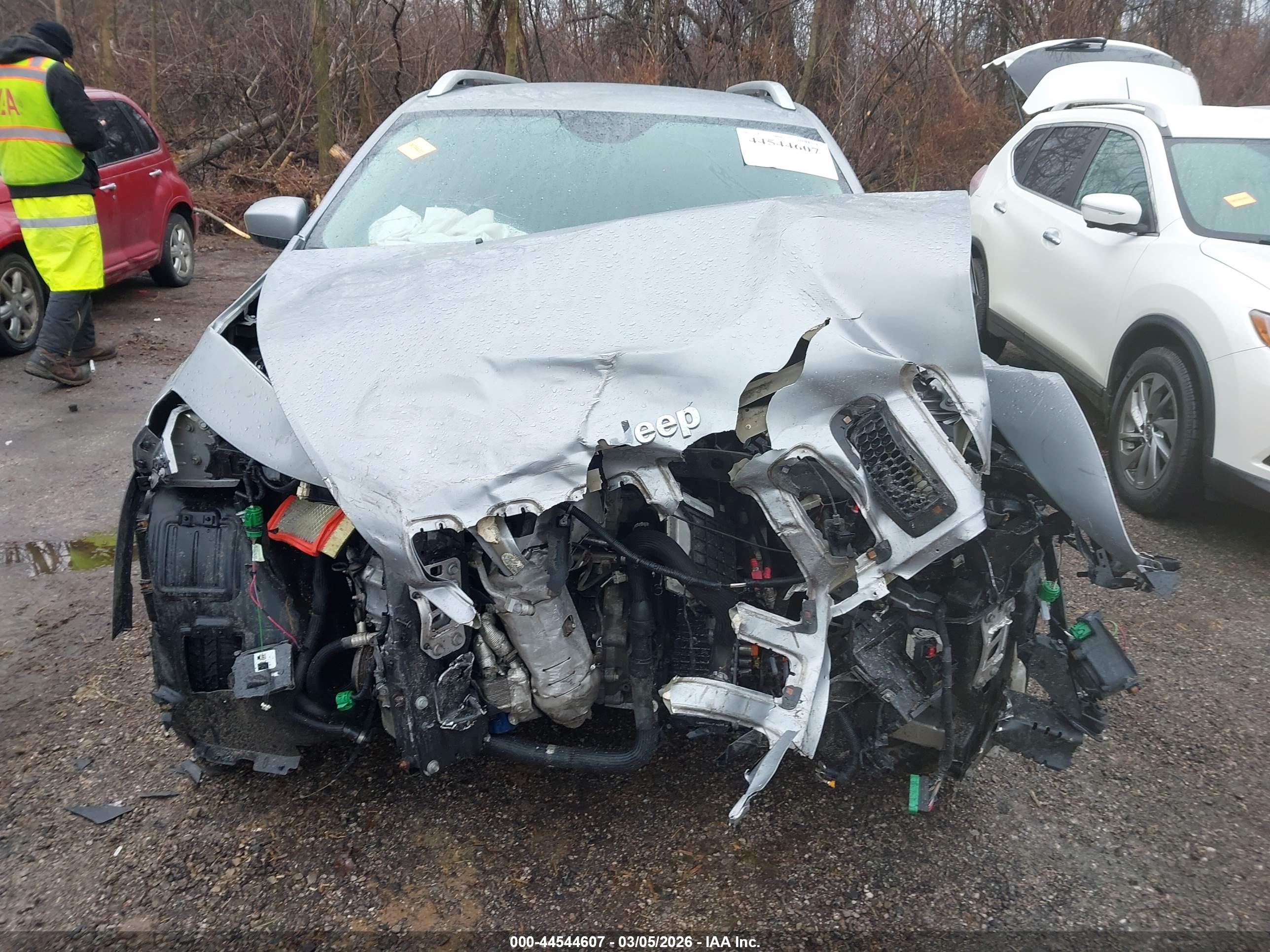 JEEP CHEROKEE image 6
