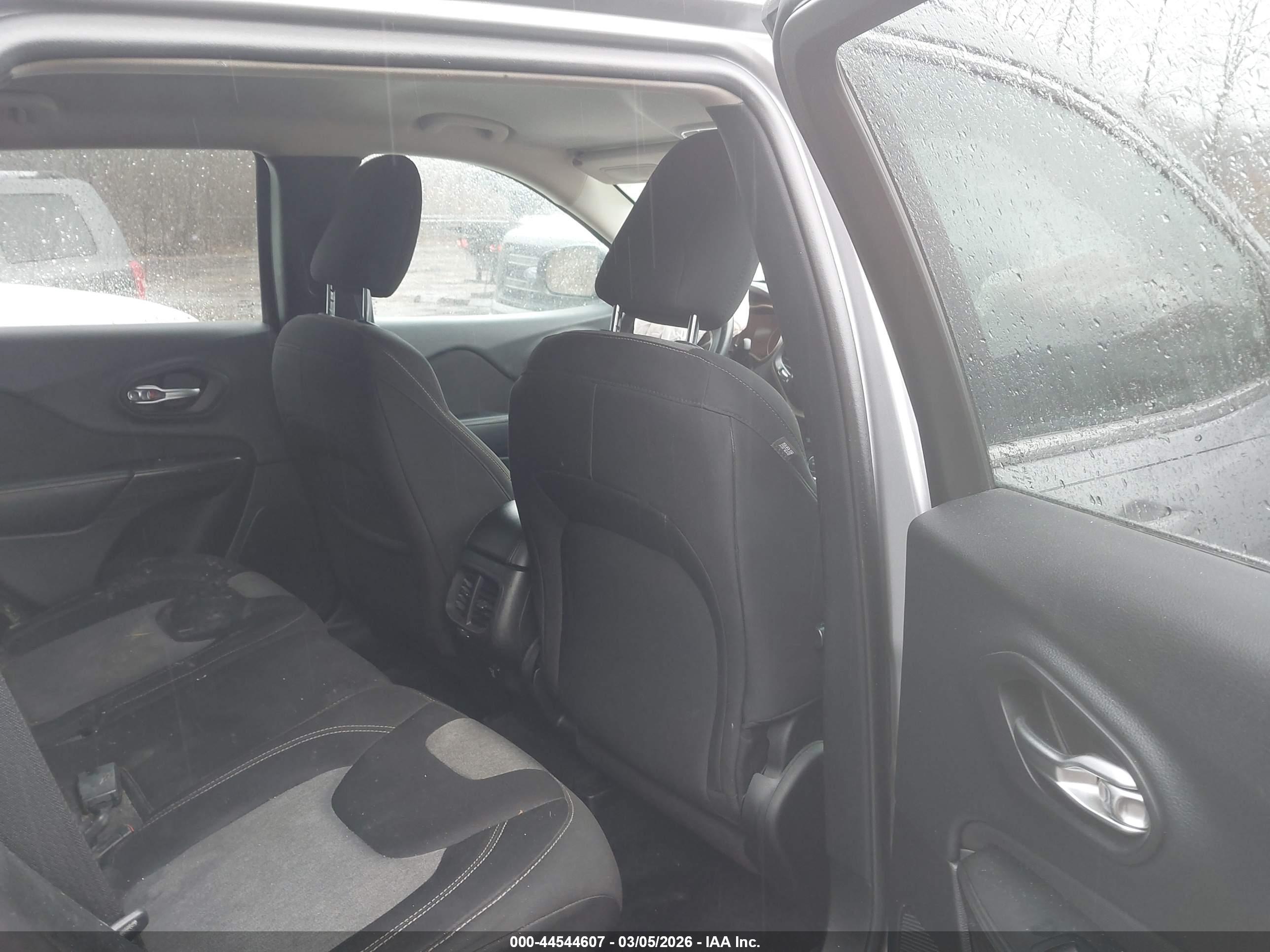 JEEP CHEROKEE image 8