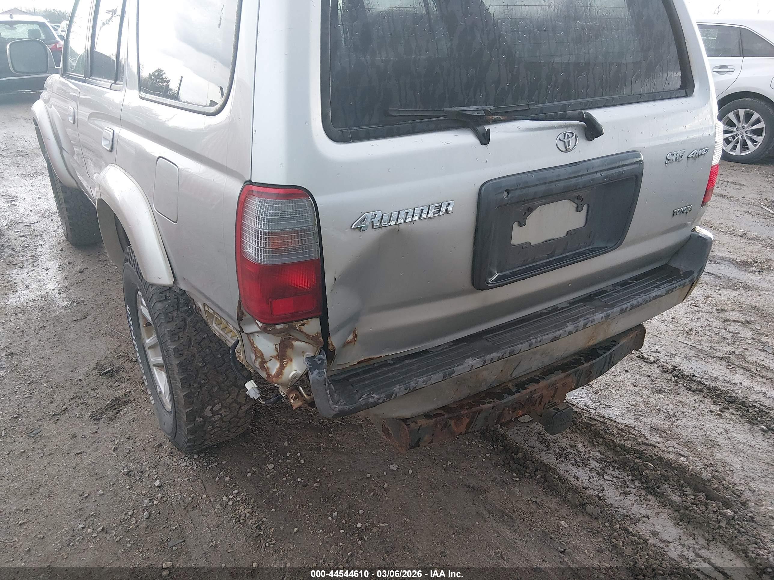 TOYOTA 4RUNNER image 6