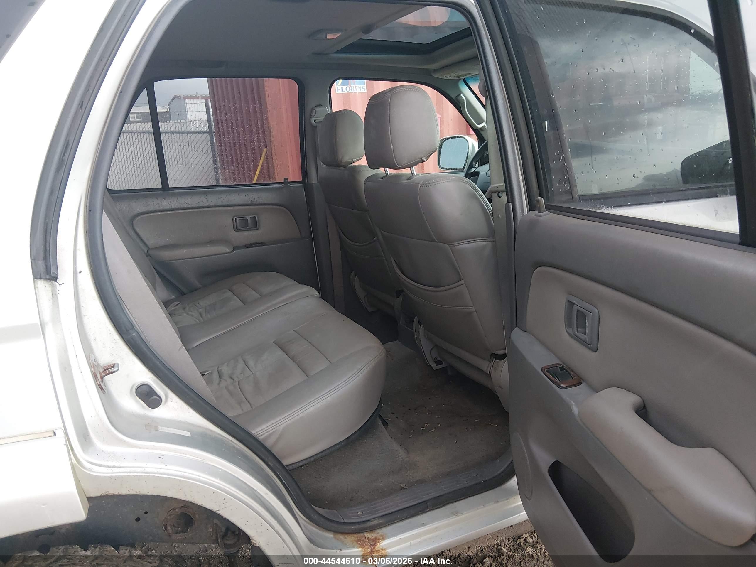 TOYOTA 4RUNNER image 8