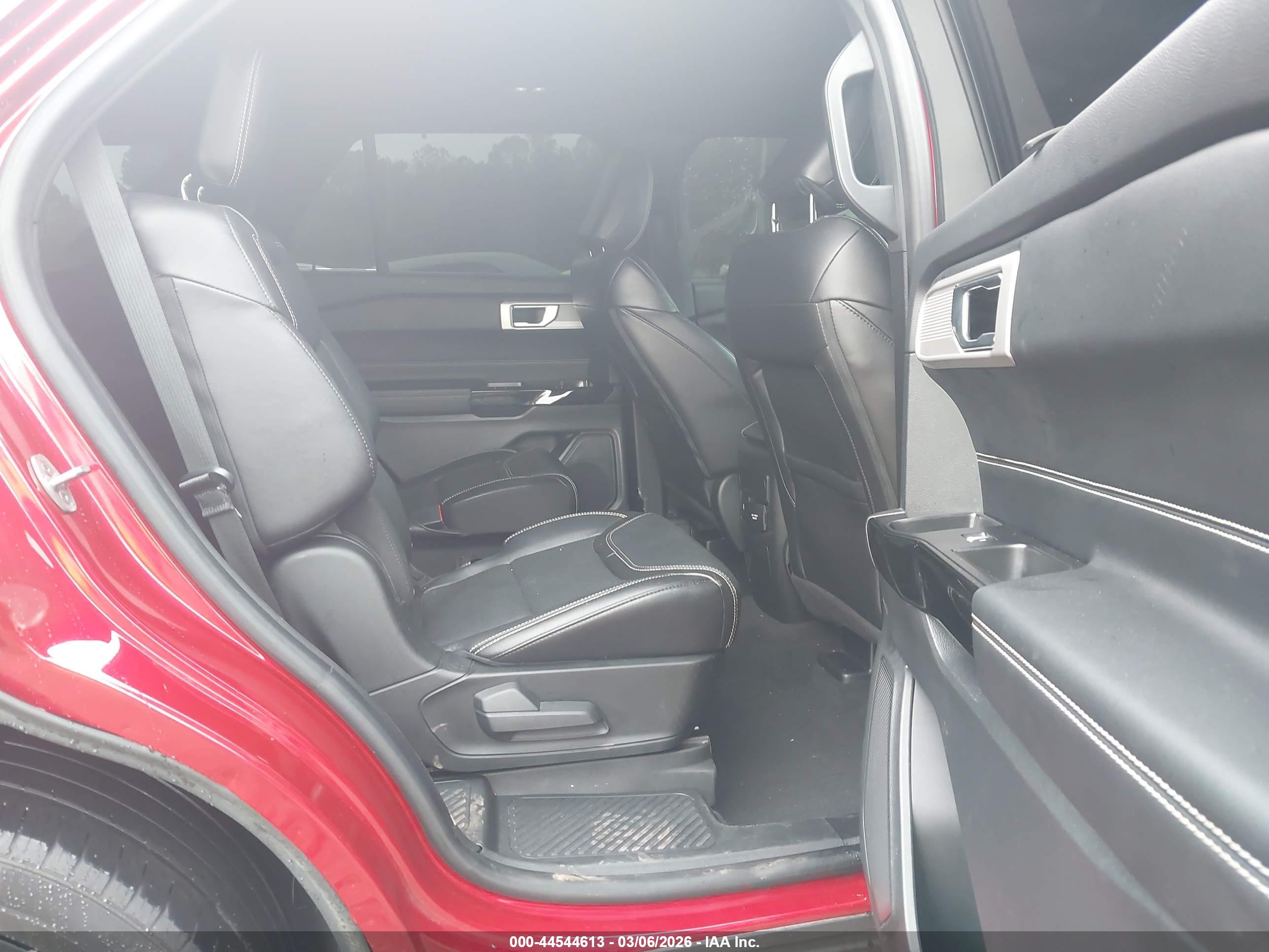 FORD EXPLORER image 8