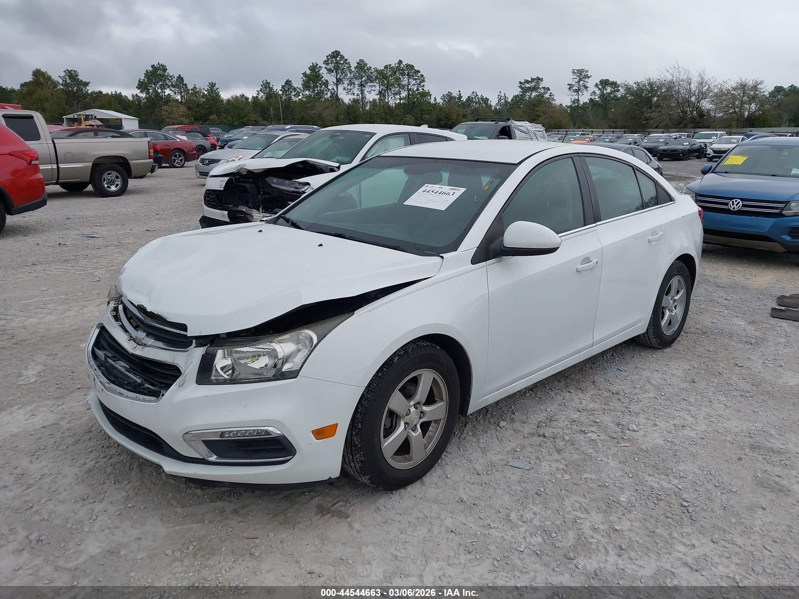 CHEVROLET CRUZE image 2