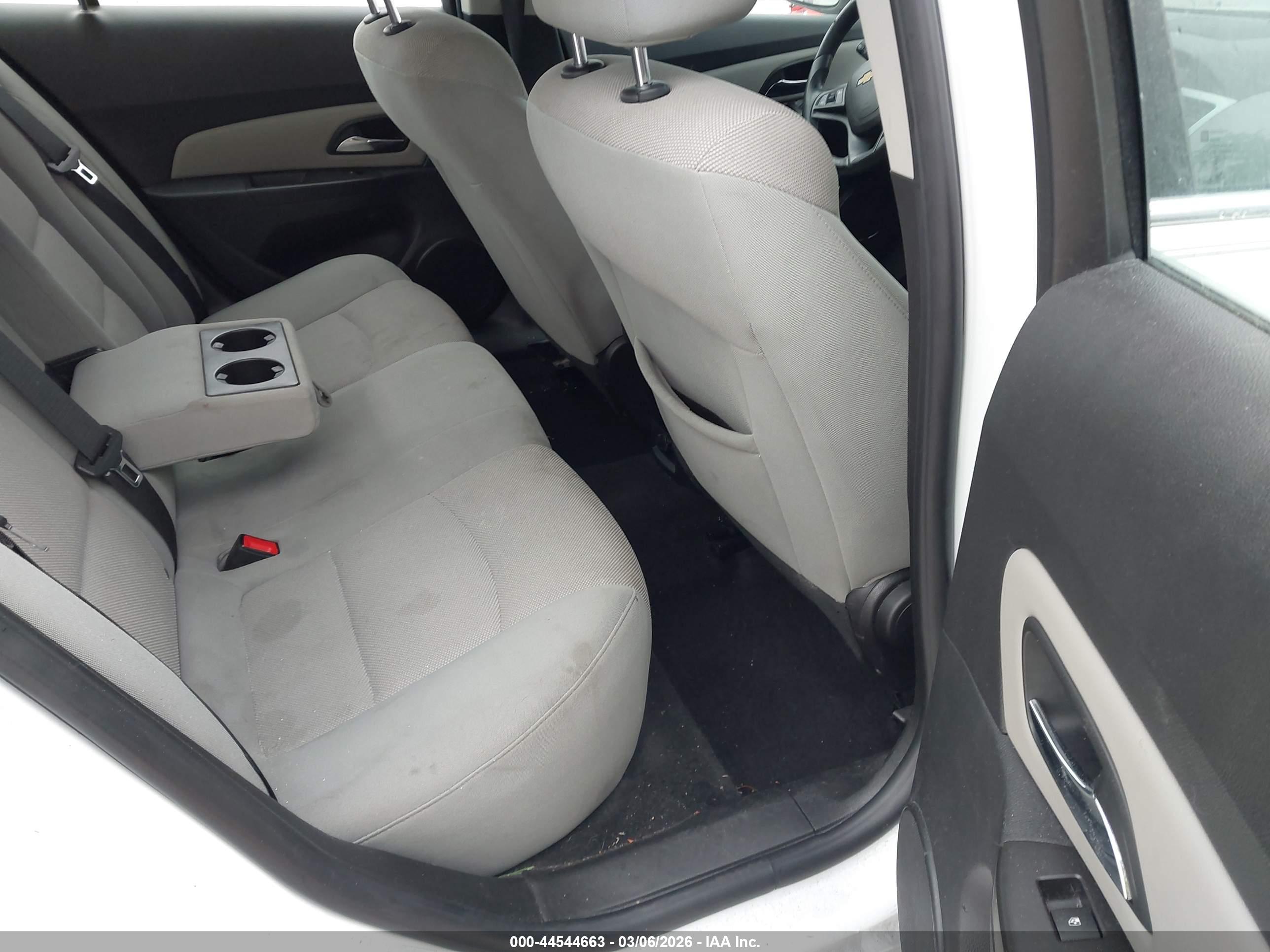 CHEVROLET CRUZE image 8
