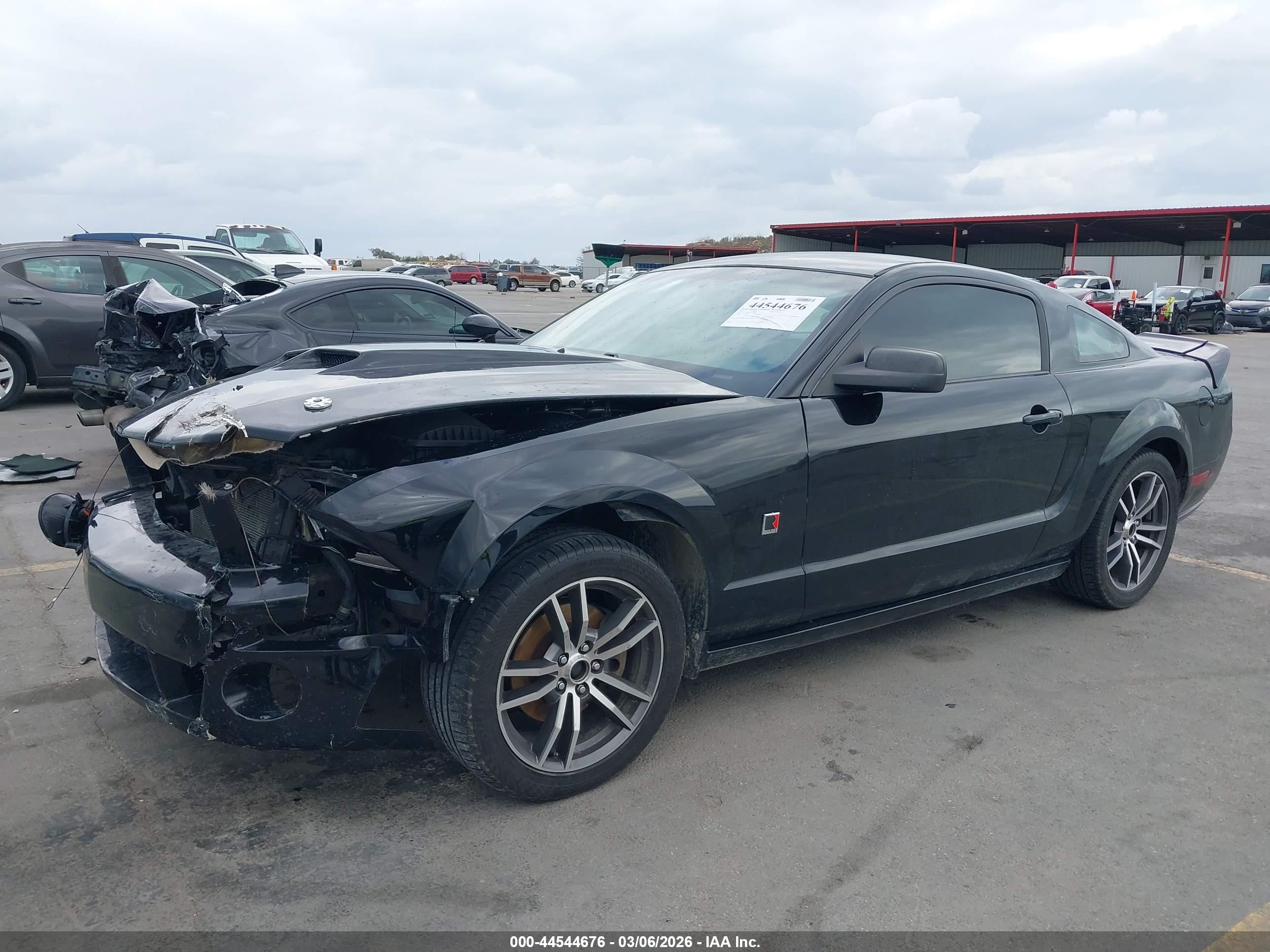 FORD MUSTANG image 2