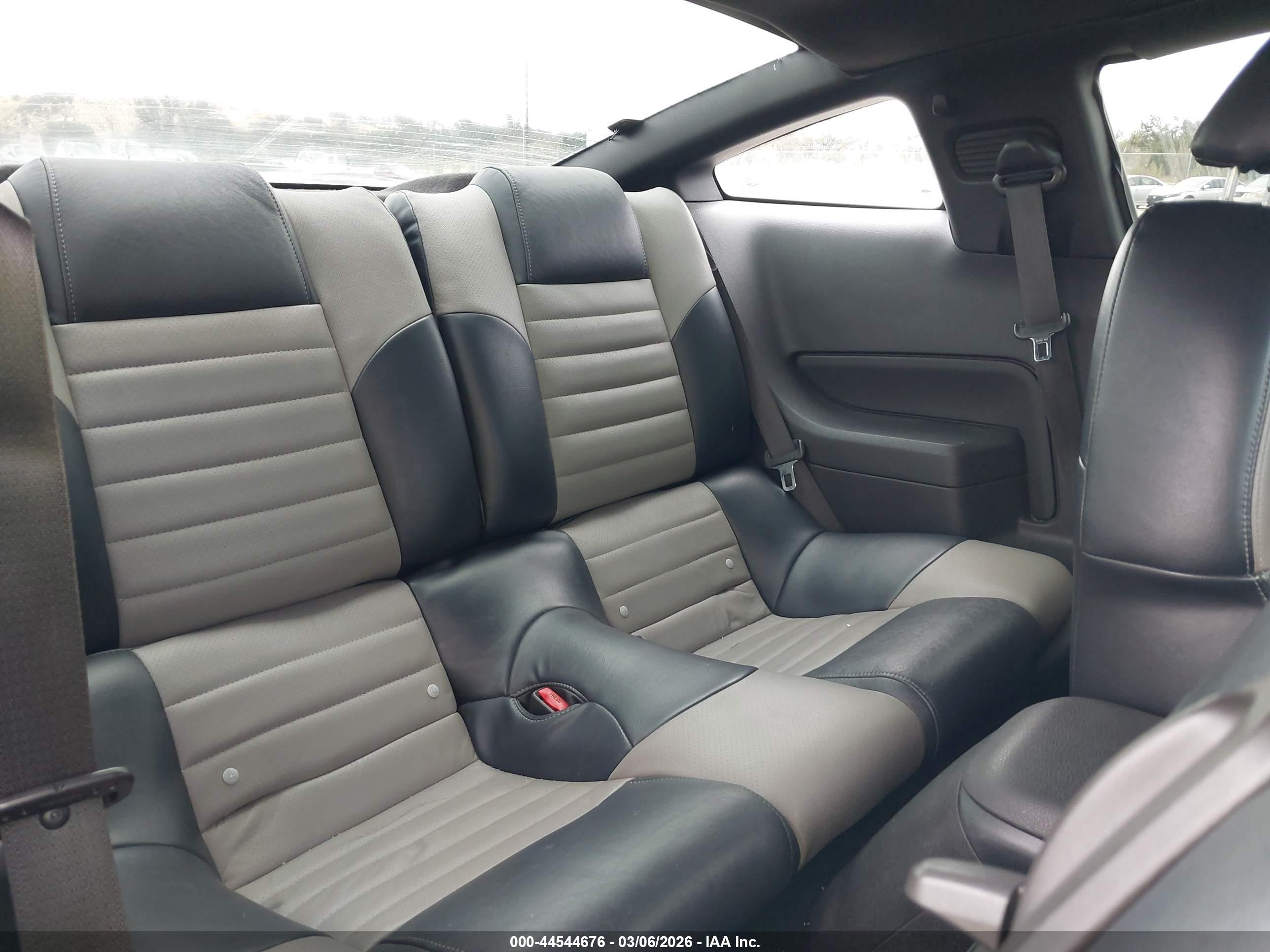 FORD MUSTANG image 8