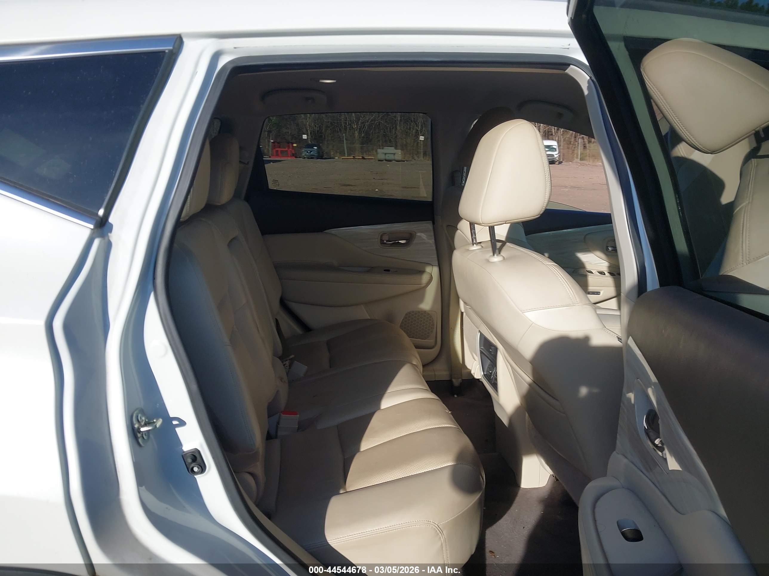 NISSAN MURANO image 8
