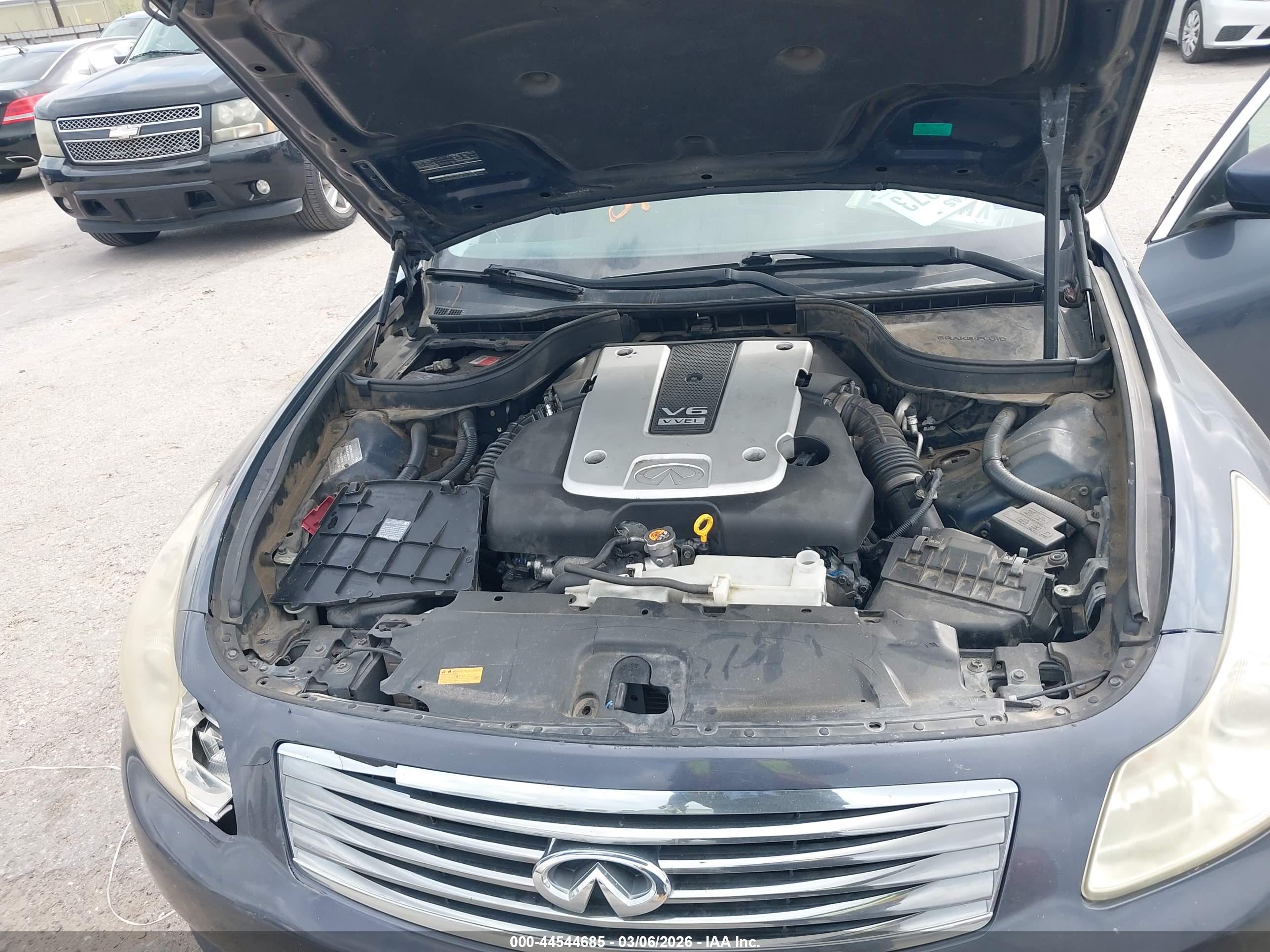 INFINITI G37 image 10